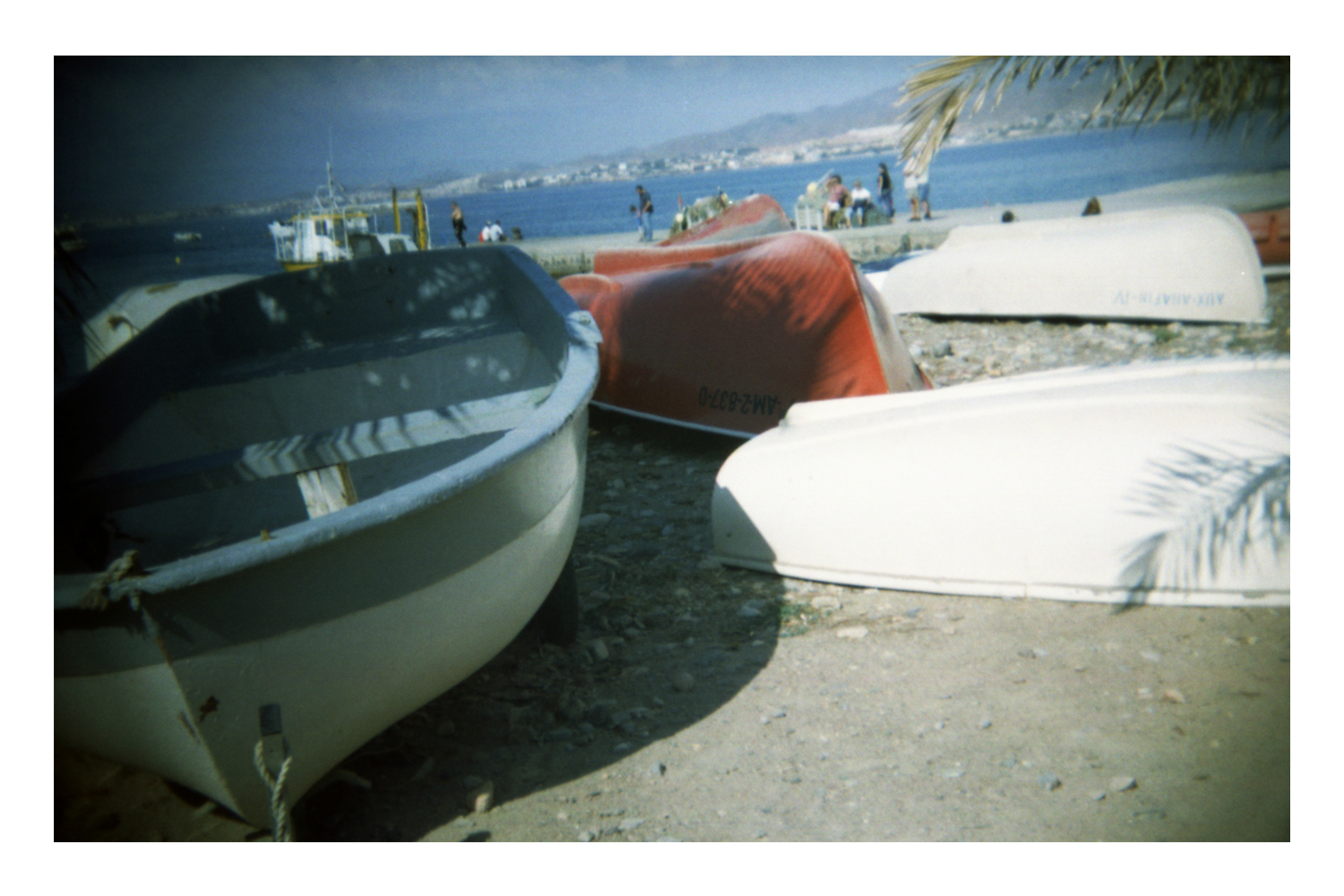 Las esquinas oscuras, característica especial de éste modelo. Cámara Holga, edición BC (black corner) fabricada sobre 2011