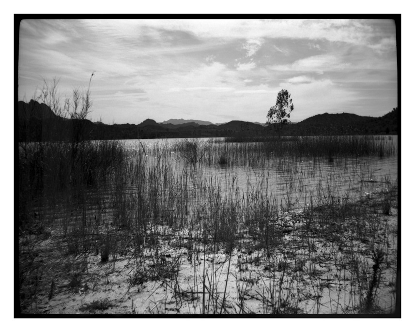 La nitidez de un objetivo de menisco y unos diafragmas pre-estandar.  Cámara Kodak Autographic Folding fabricada sobre 1921