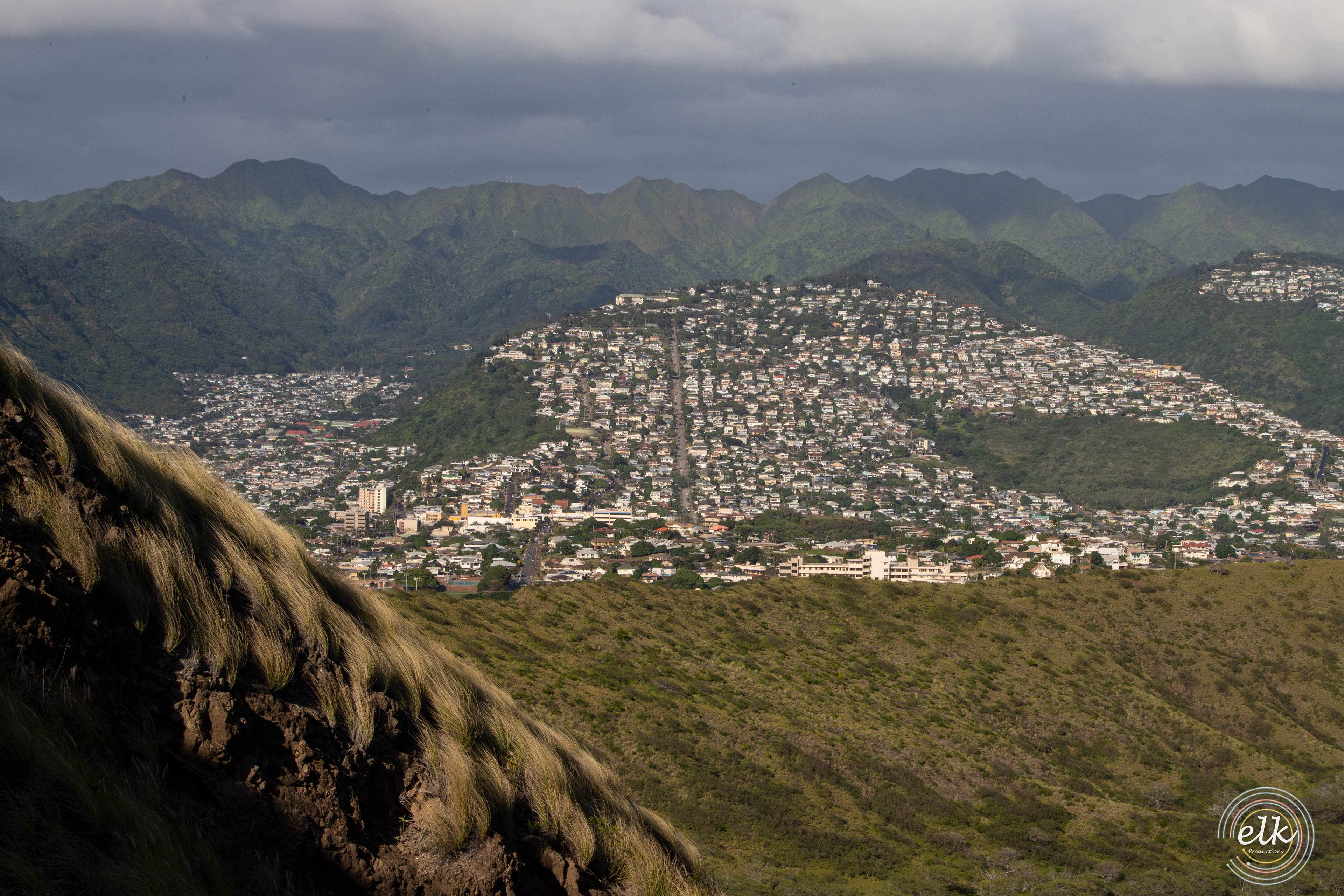 Society and scenery. Honolulu, HI.