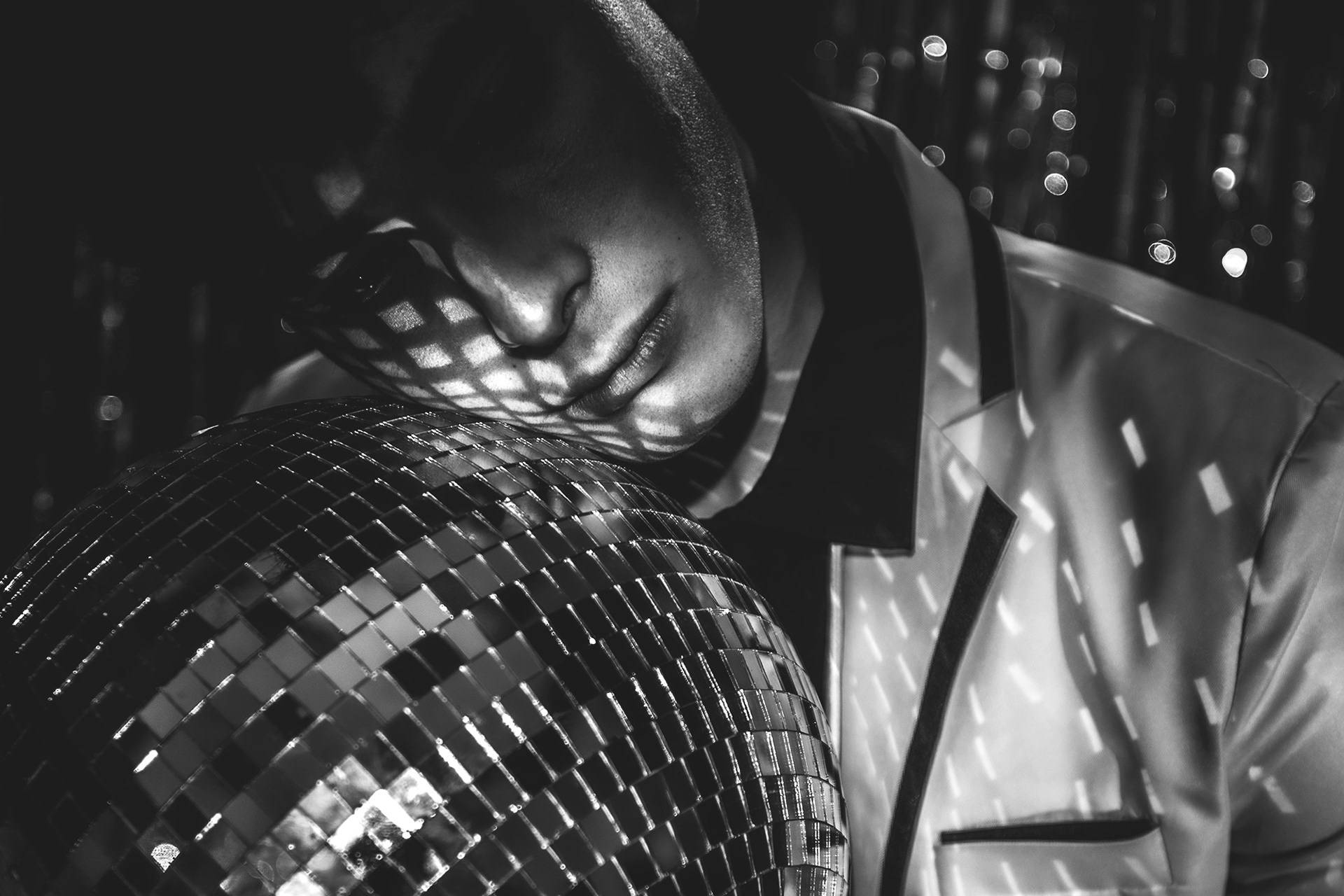 Maxime - Slow Dancing in the Dark