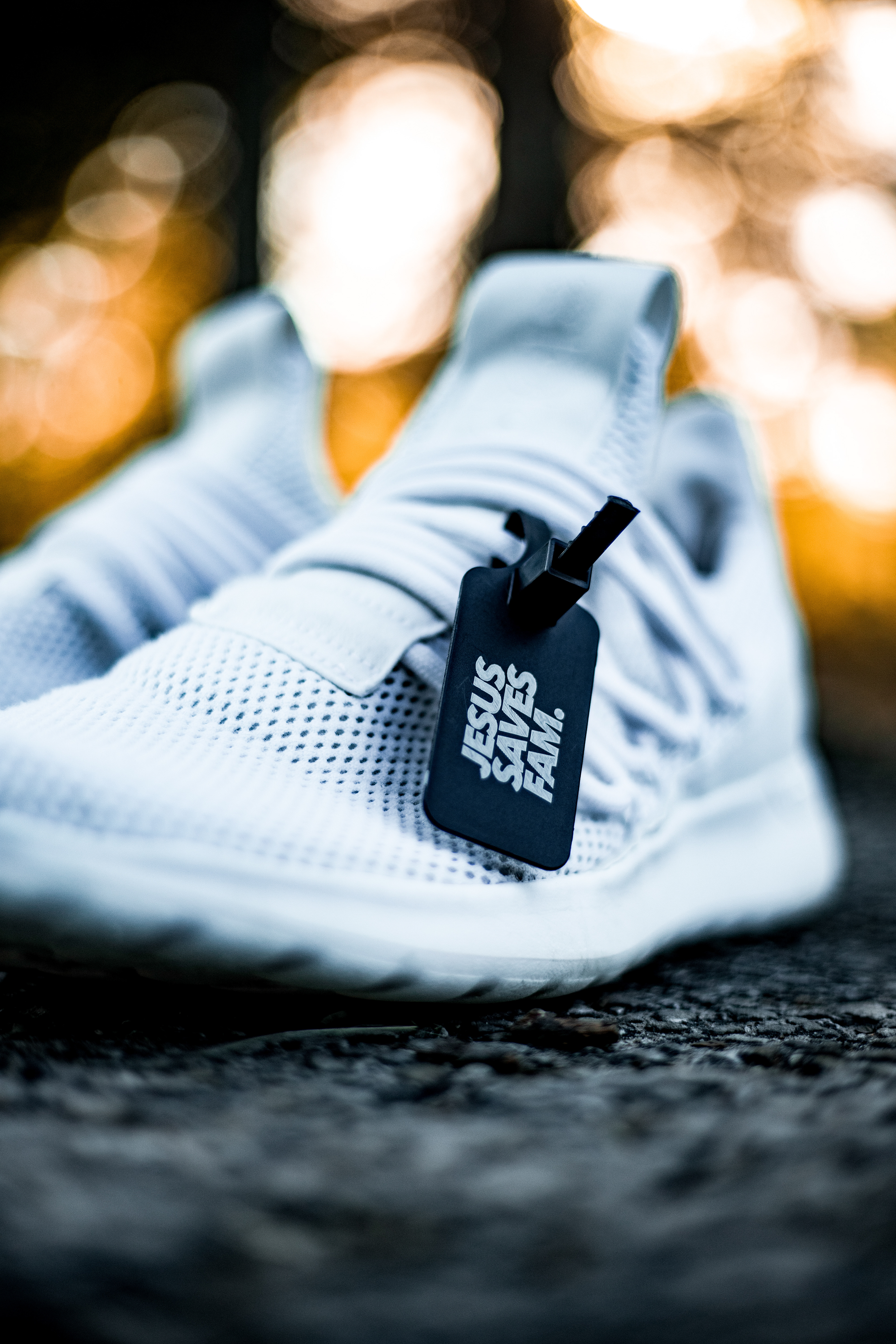 JESUS SAVES FAM SHOE TAG