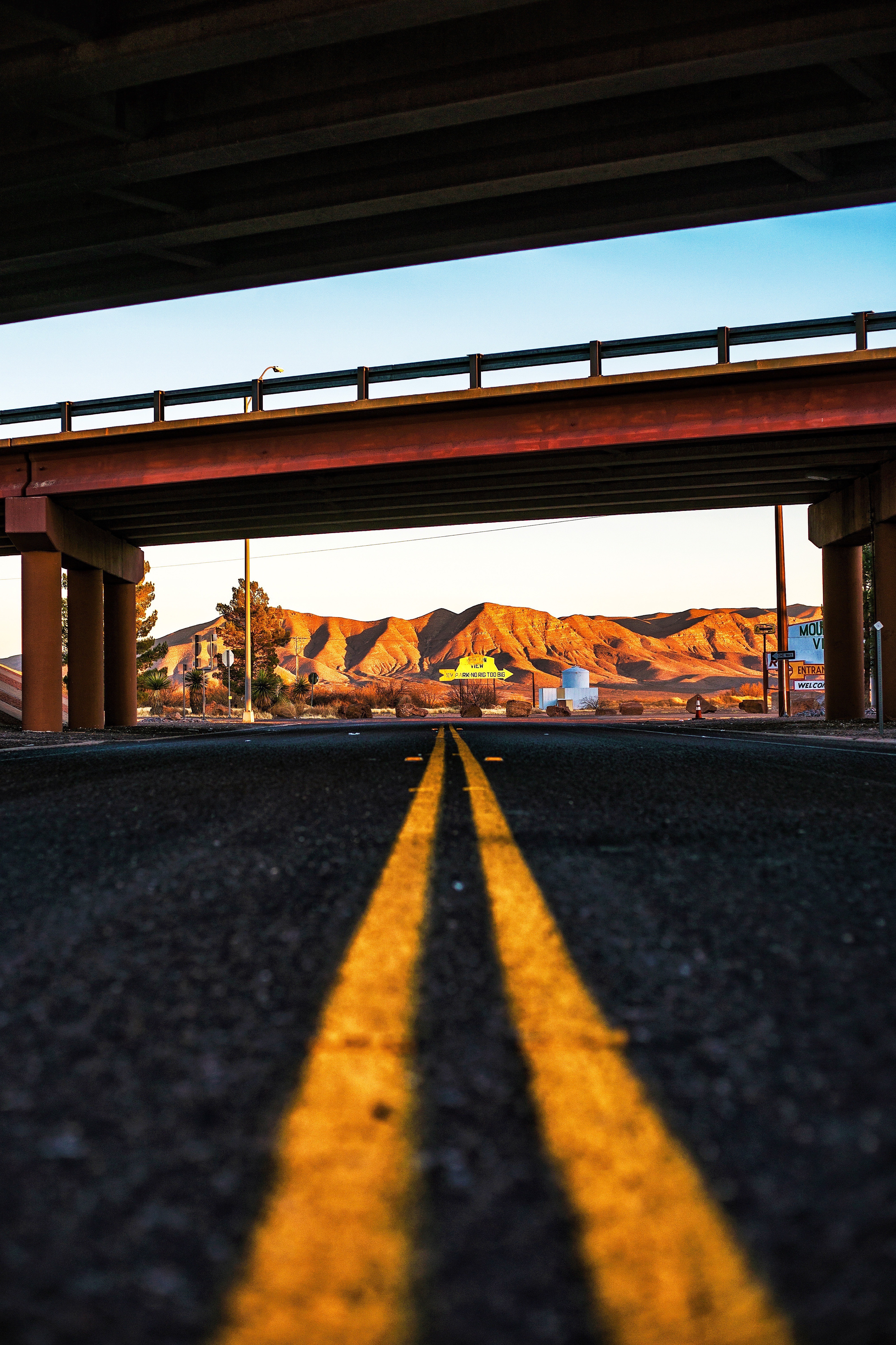 Radiator Springs yellow lines