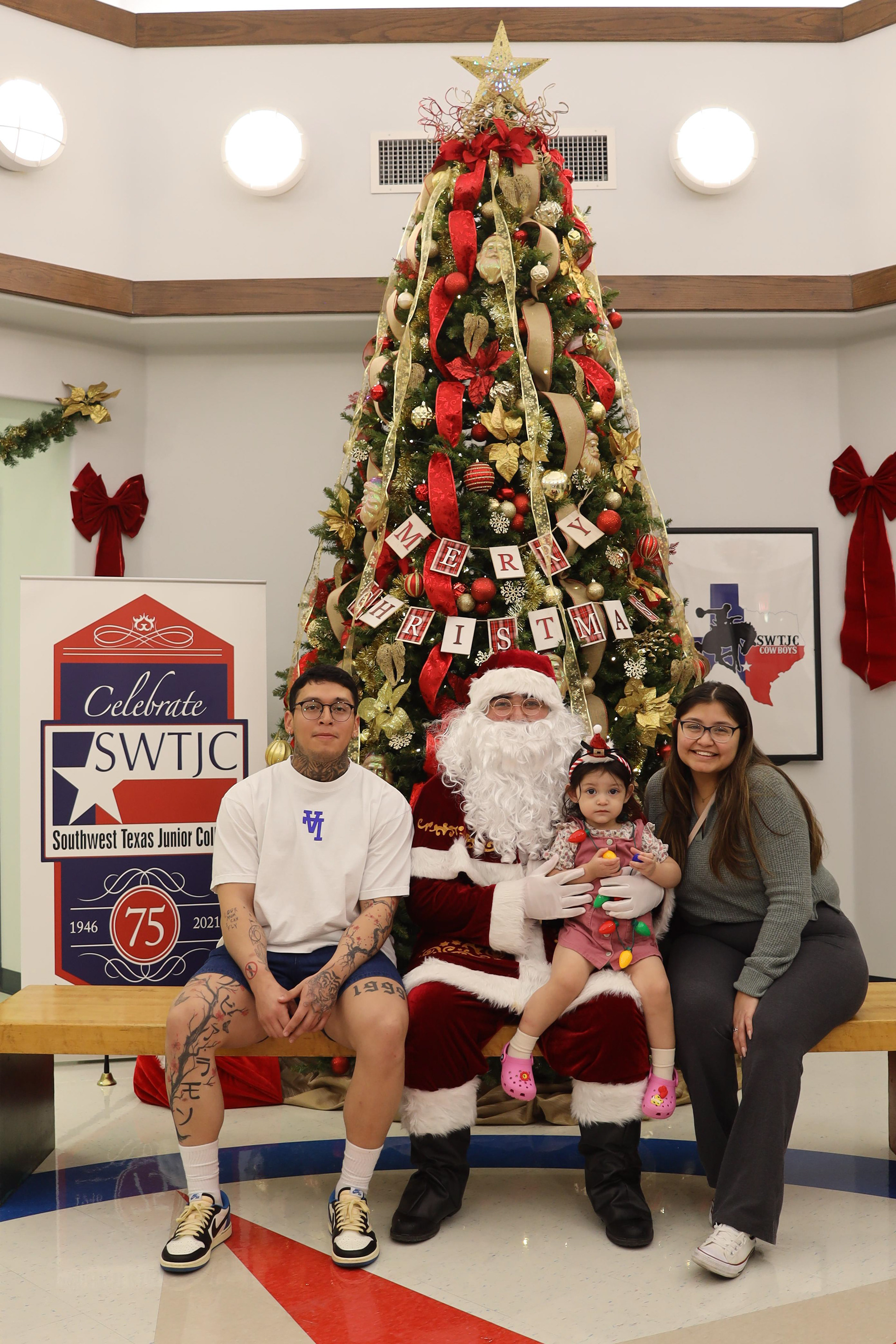 SWTX Photo Gallery - Christmas at the College 2022 Del Rio