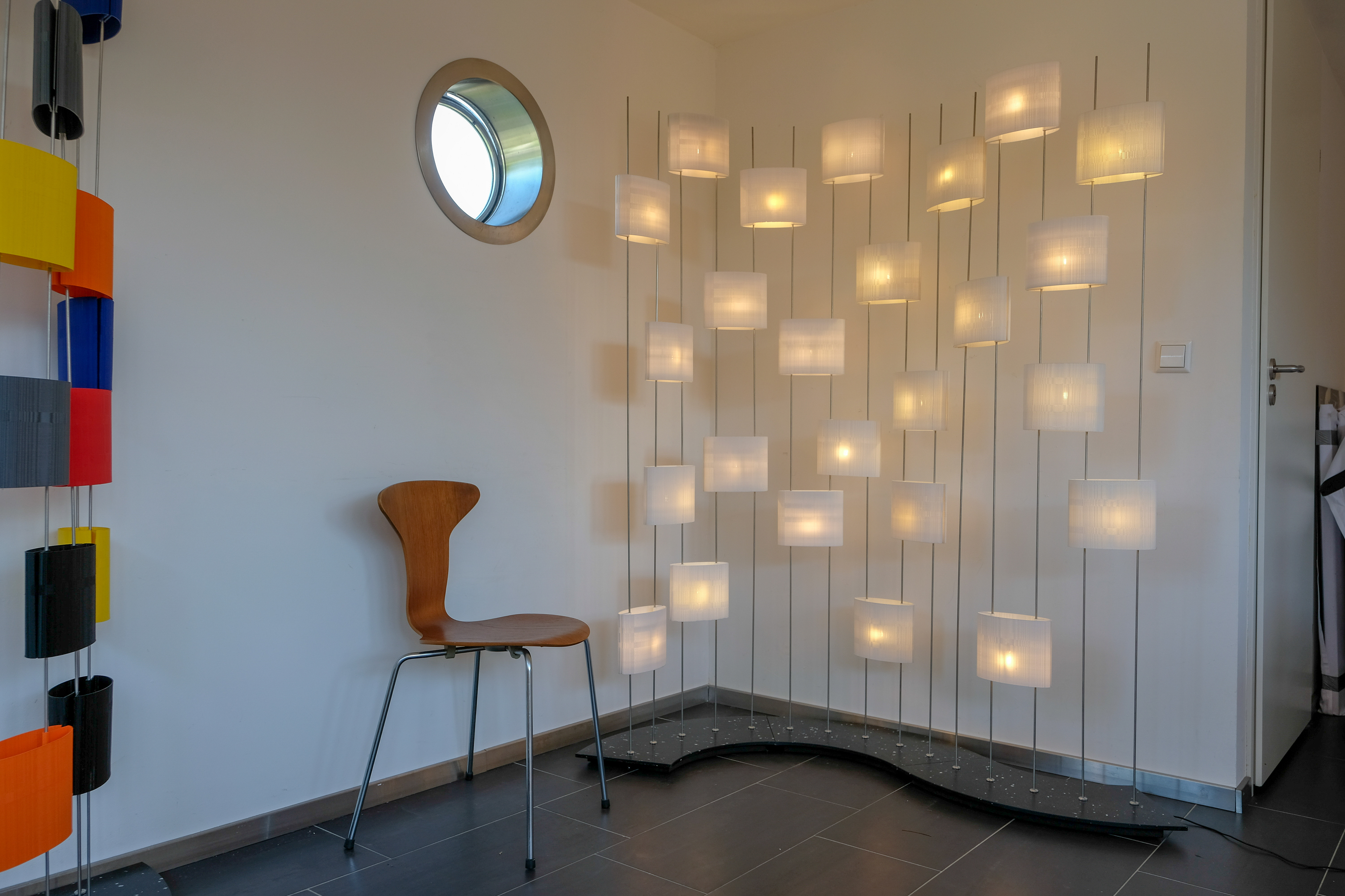 ROOM DIVIDER