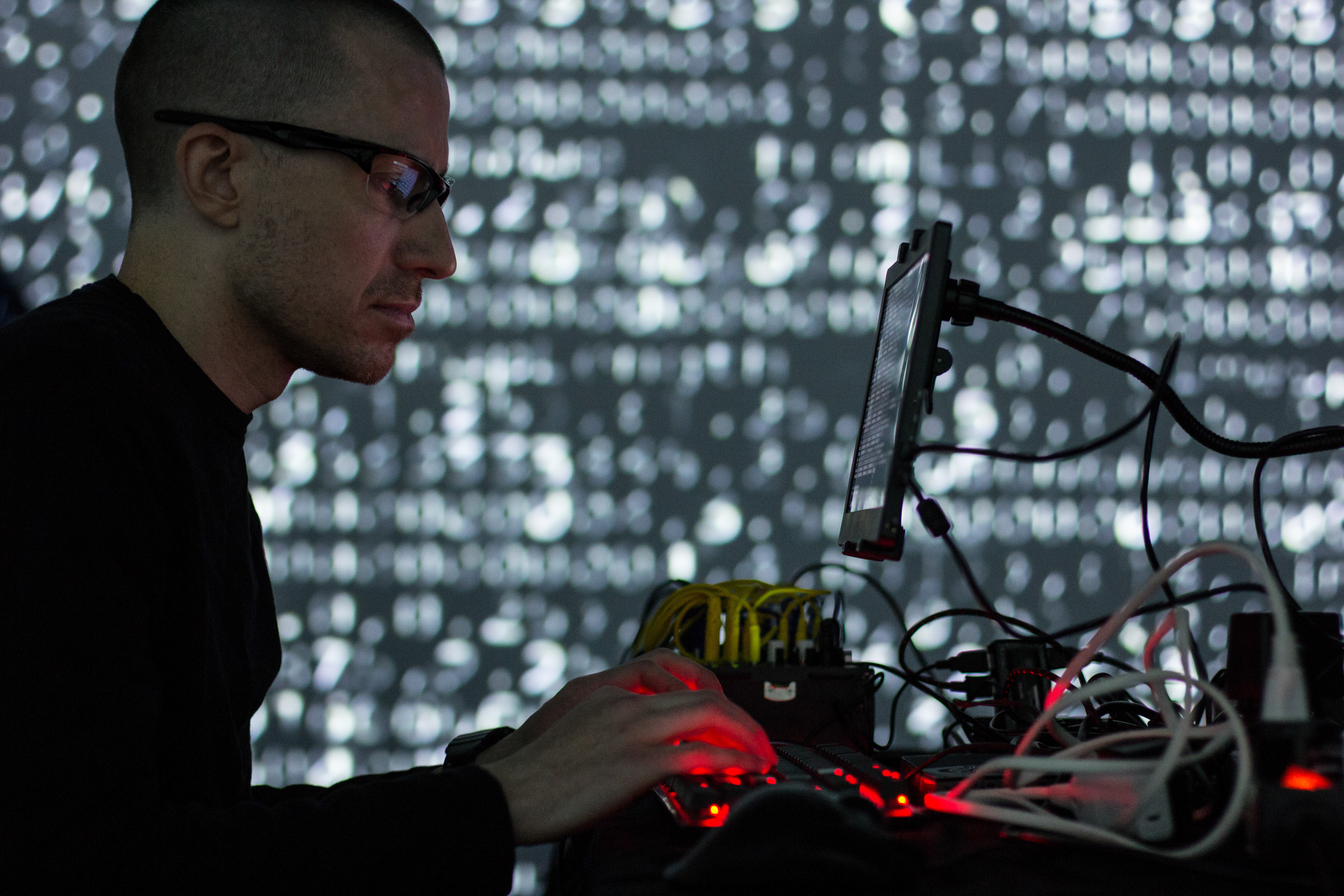 Renick Bell @ Resolution 04
