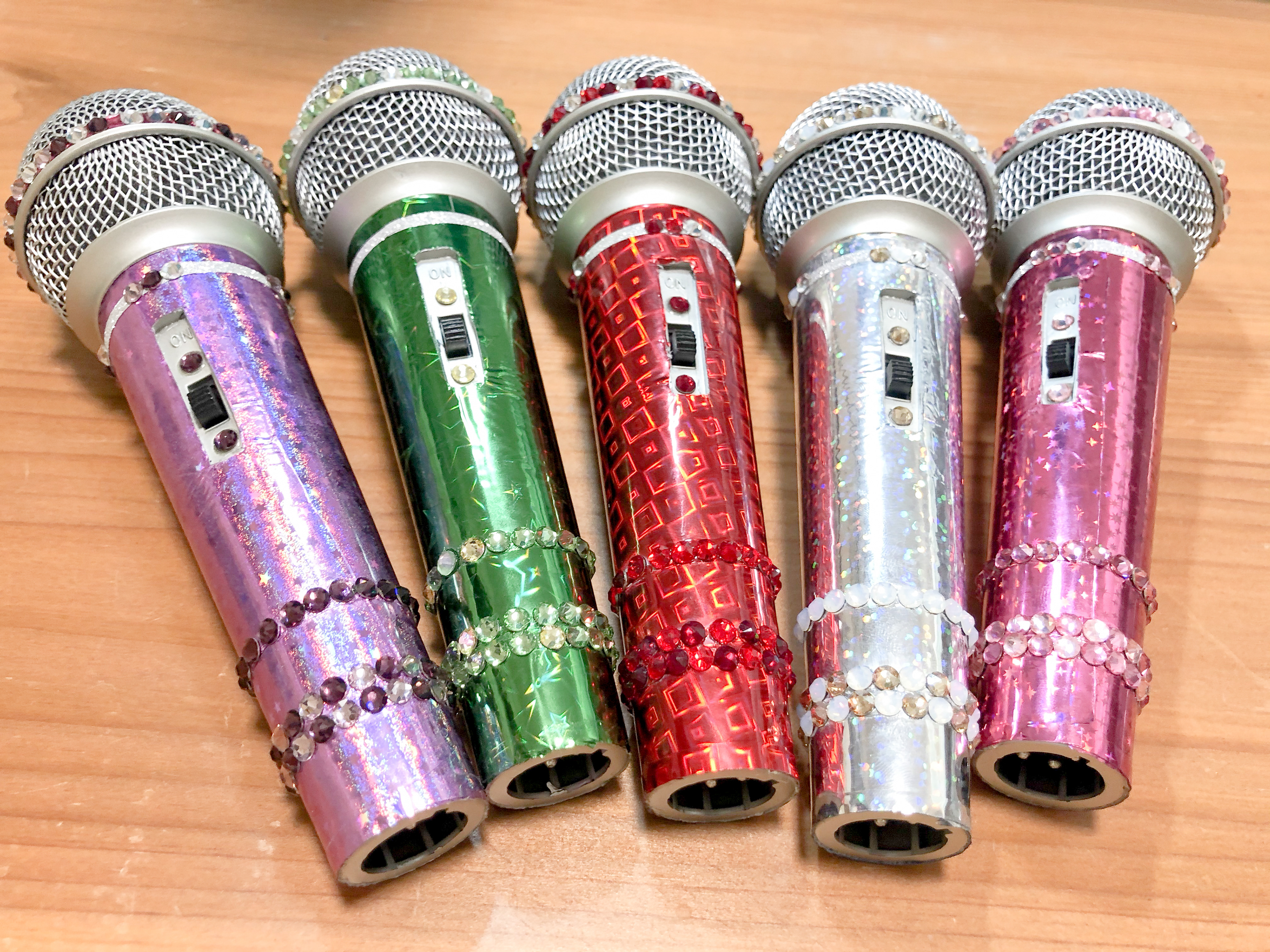 スワロフスキーとフィルム折り紙で作っています