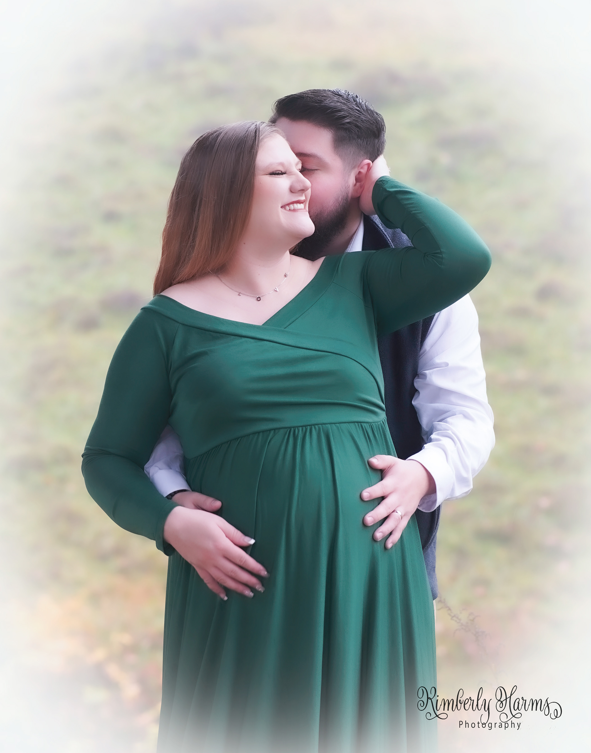maternity shoot walking trail