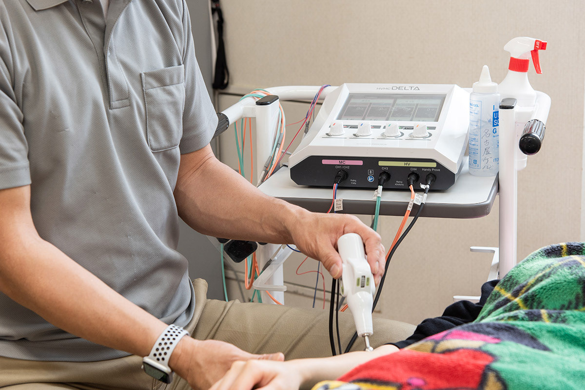 金沢市・てらじ接骨院様：内観撮影および施術風景撮影。 ホームページ作成と企画立案。