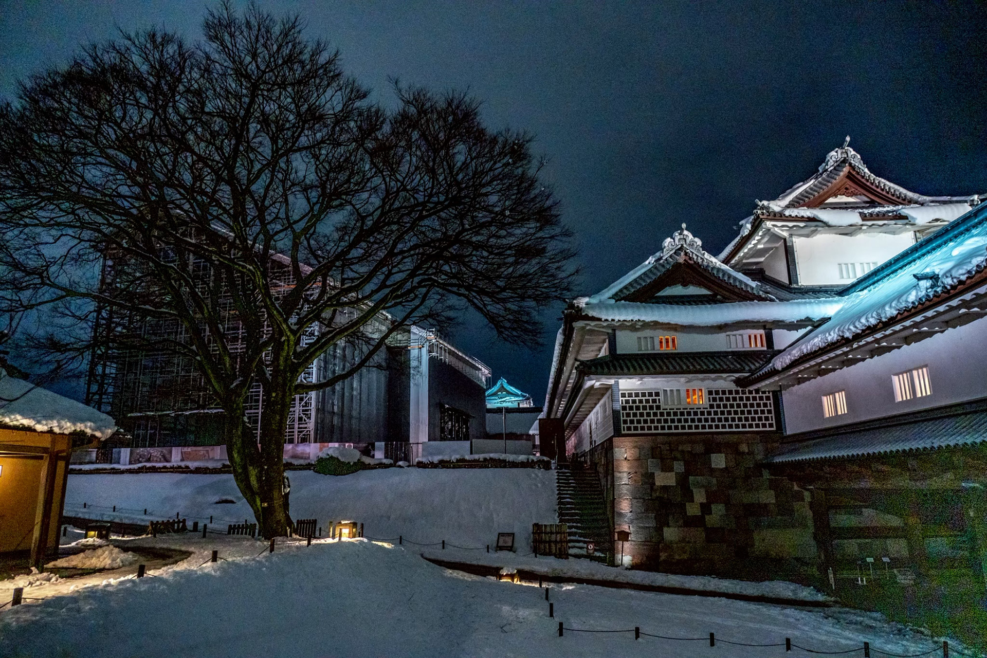 金沢城冬のライトアップ