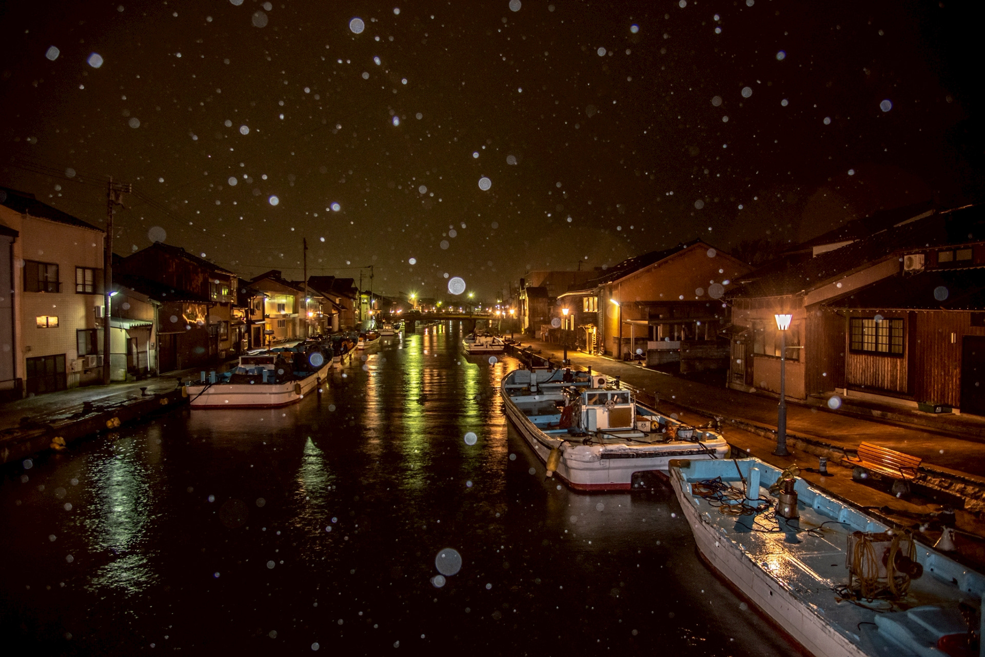 新湊内川の初雪