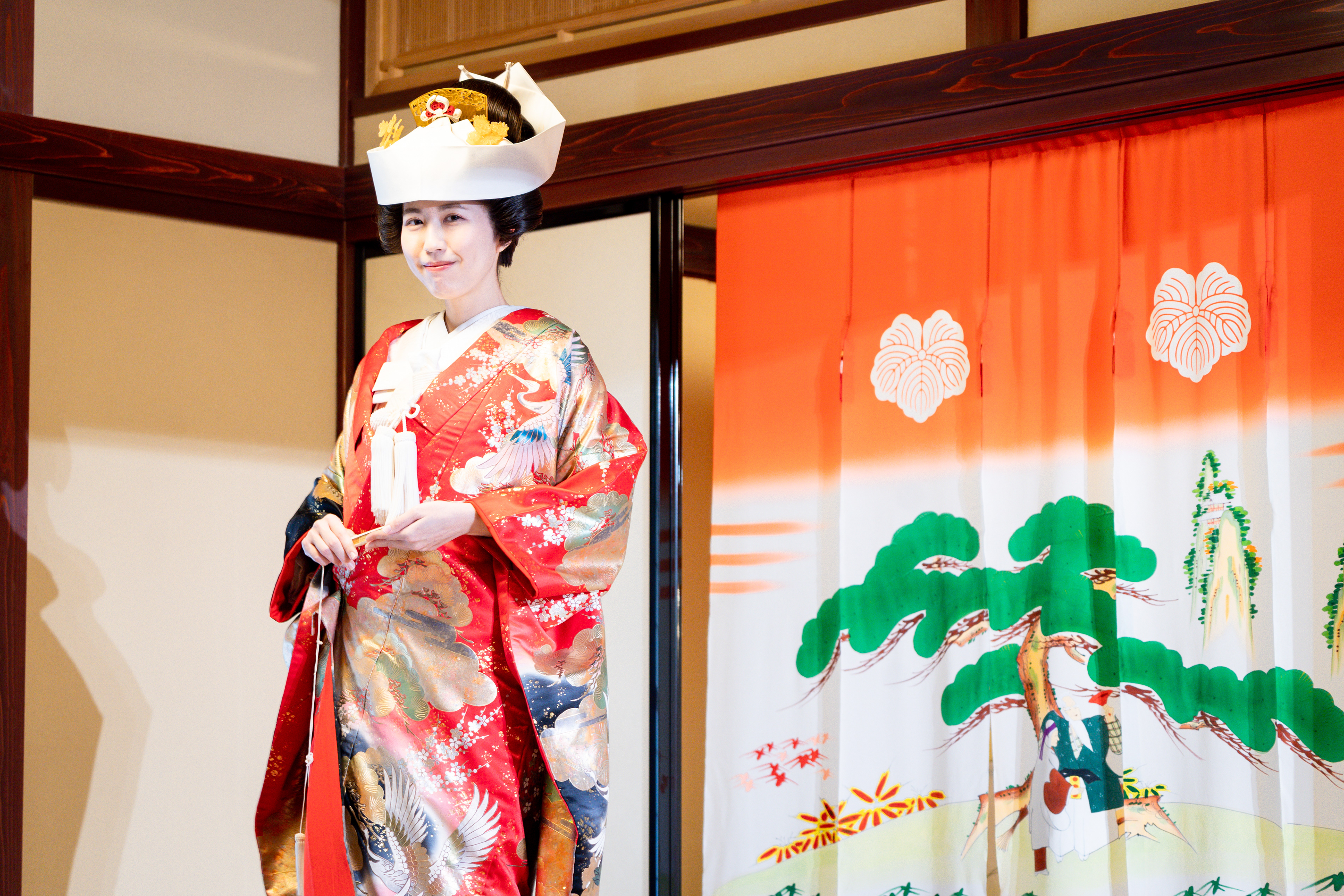 七尾市の花嫁のれん館にて「花嫁のれんくぐり」