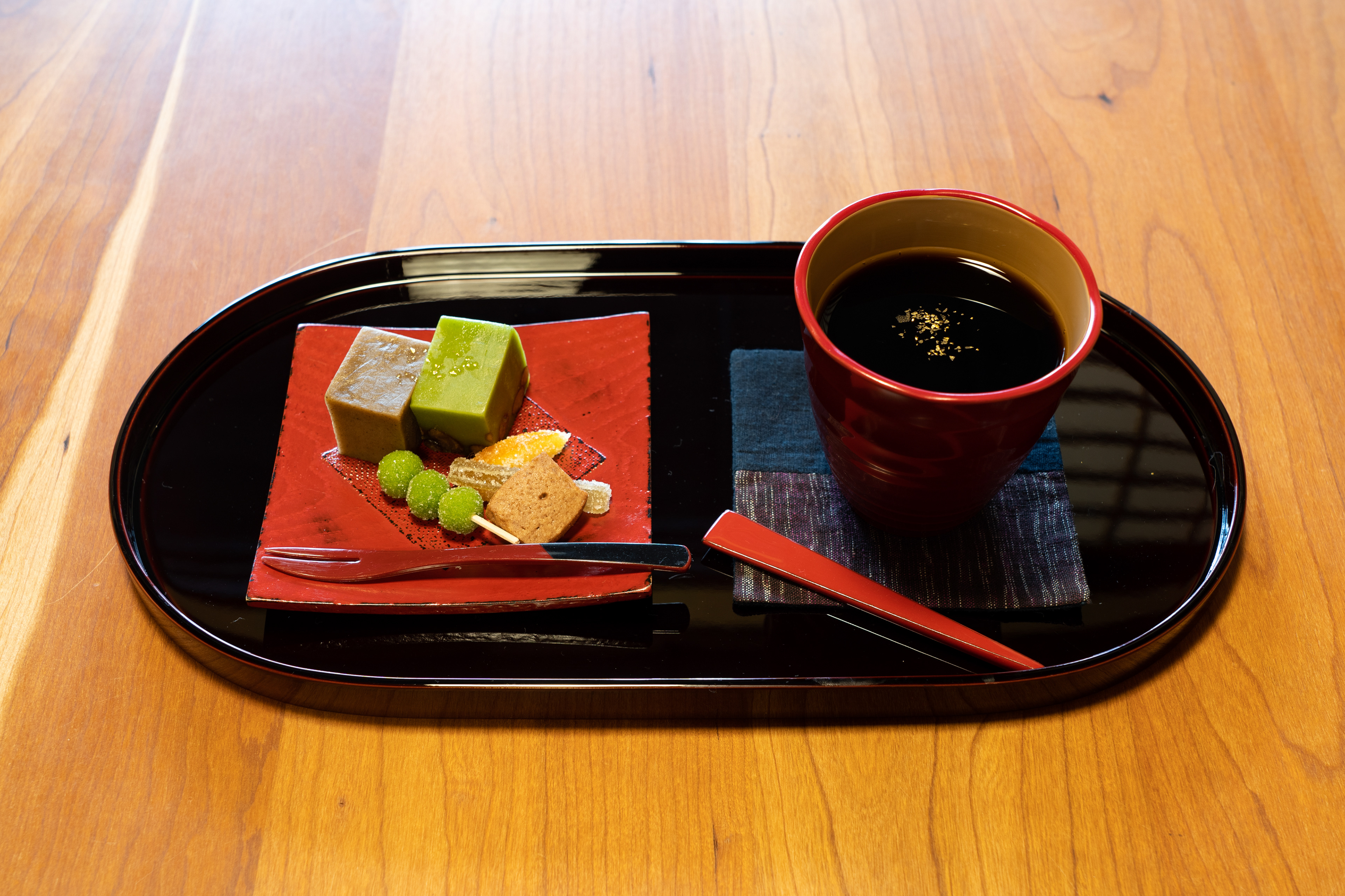 金沢・ひがし茶屋街近くの町家カフェ＆レンタルスペース「三味」様 ホームページリニューアル用写真撮影を担当