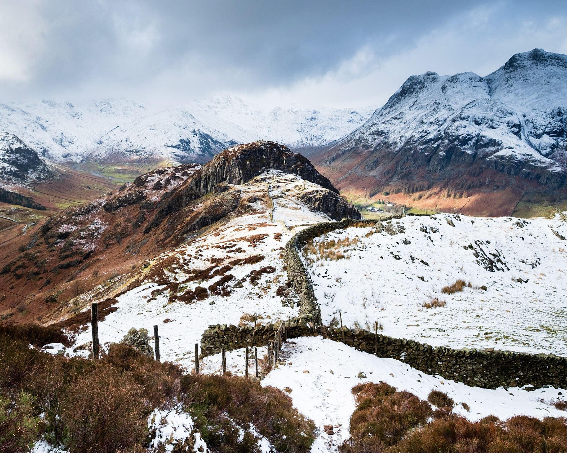 Brown How, nestled in the Langdale Valley / Olde Dungeon Ghyll, beneath the Langdale Pikes