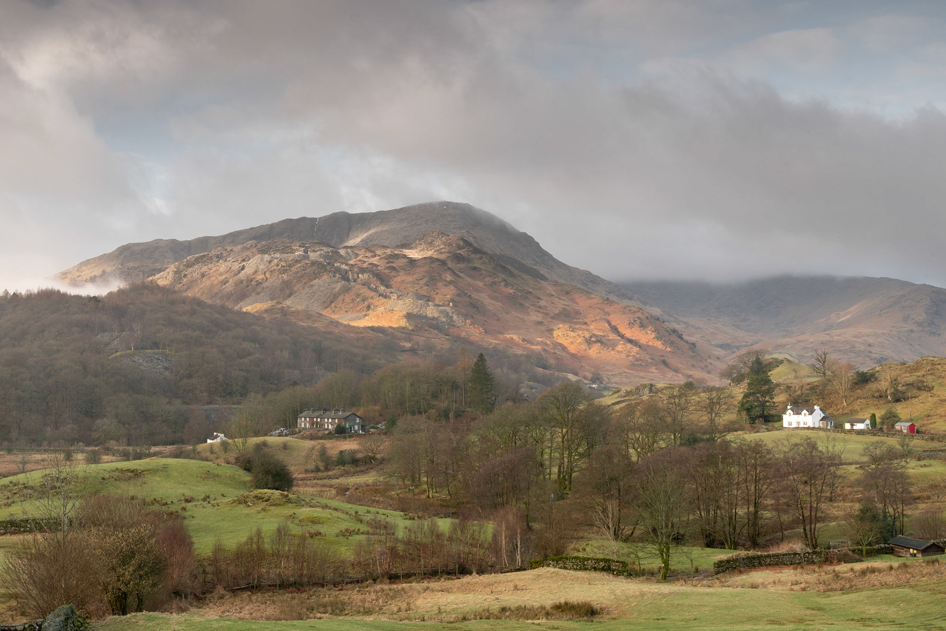 Sunrise over Weatherlam and Great Intake