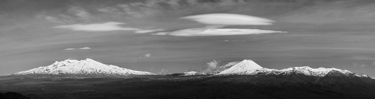 Hogsback clouds over Ruapehu and Tongariro indicating a building wind