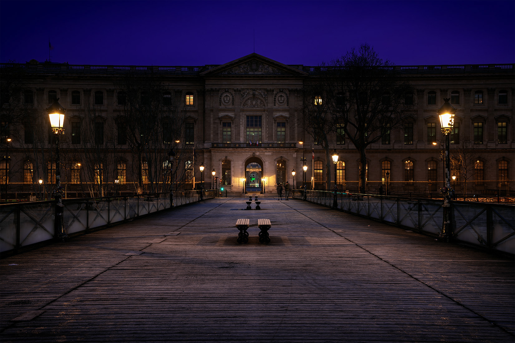 Le Louvre depuis le pont des Arts - Paris