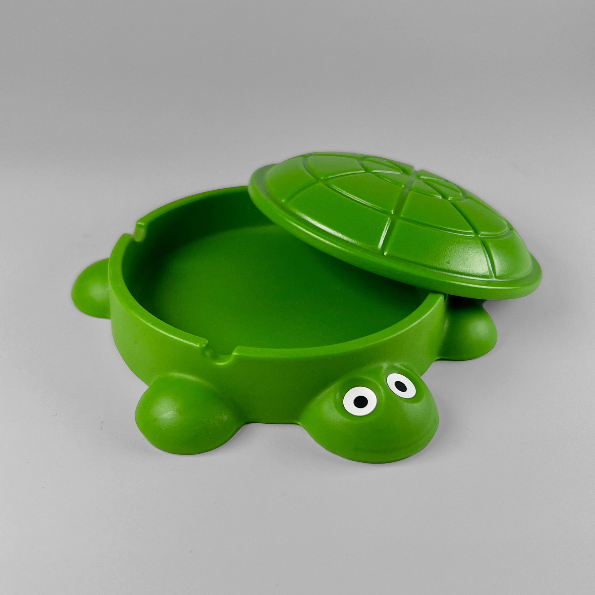 Trurtle Ashtray, 6 x 5 x 2 in