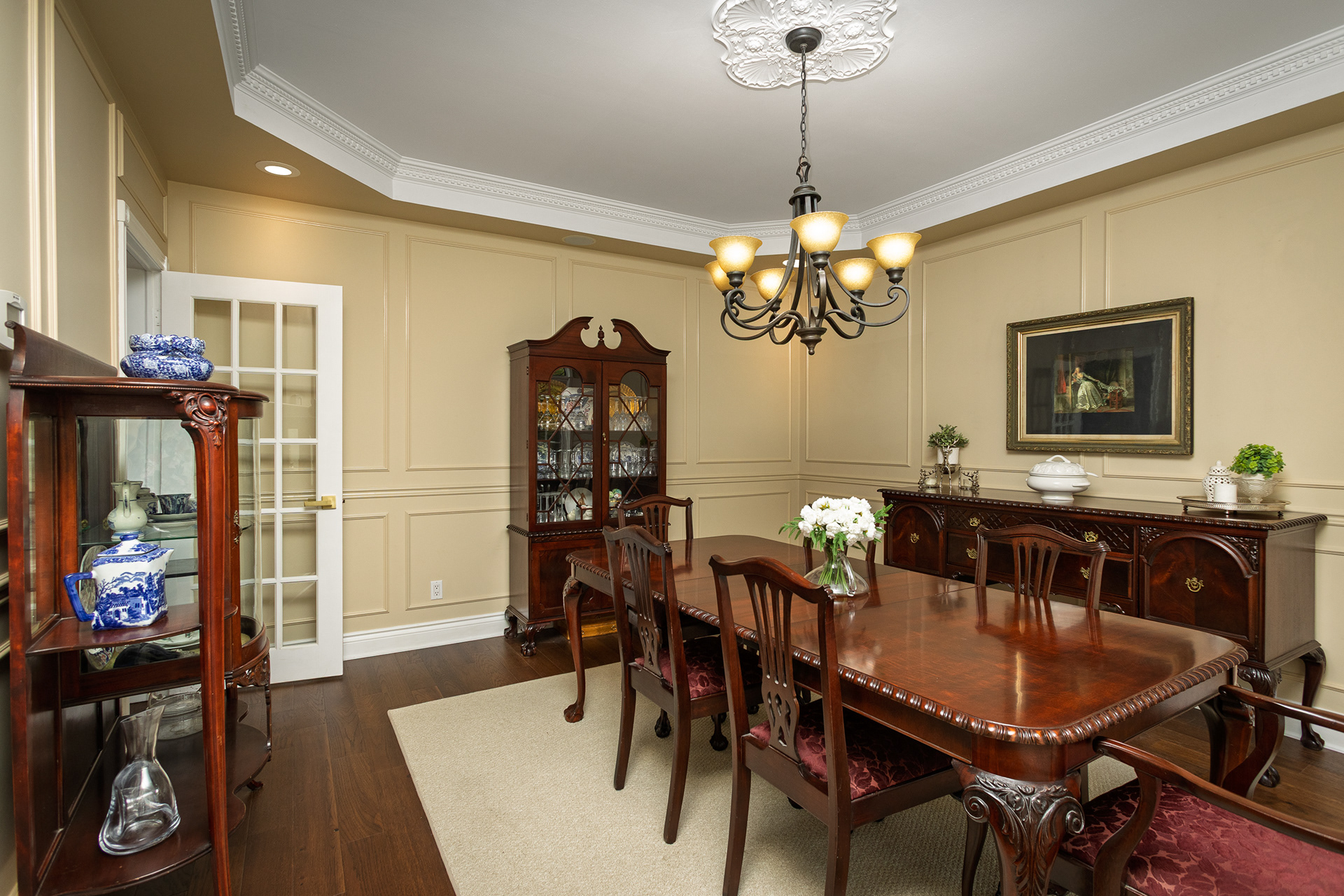 Balanced lighting and accurate colour for polished interior presentation.
