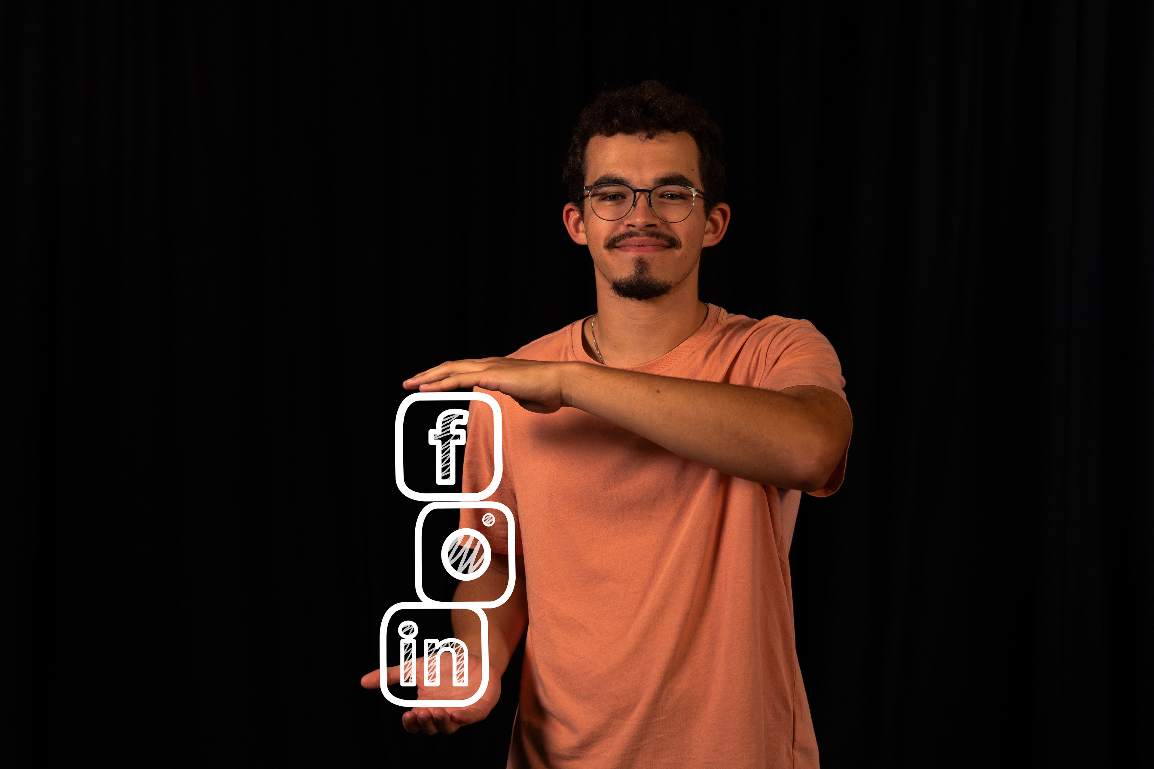 Photo individuelle de présentation - pôle réseaux sociaux