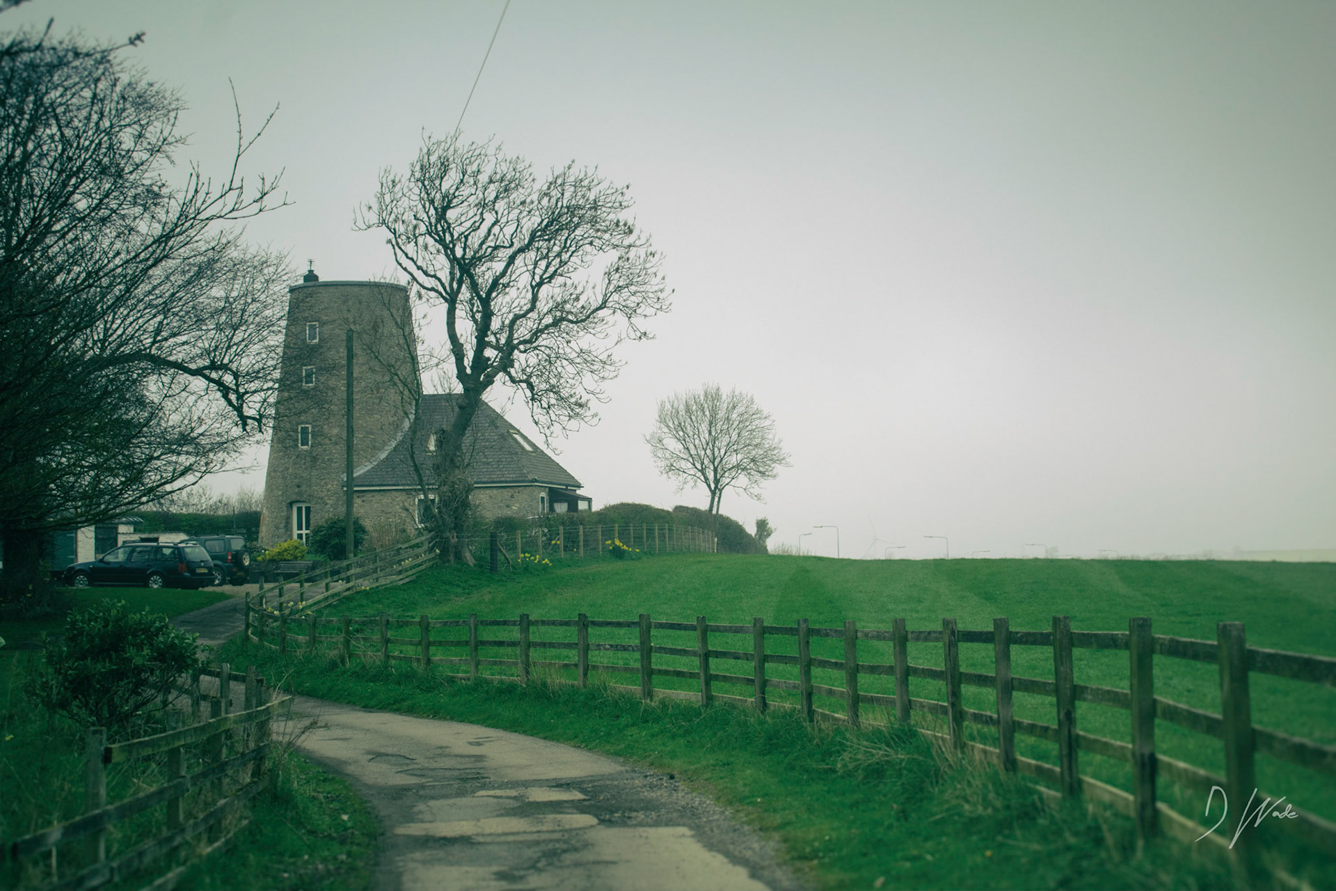 This building is Jackson's Mill. It was built in 1832 by John Lamb of Hawthorn for John Henry Jackson. The Jackson Family used the mill to ground corn. It was converted into a private house in the 1980s. You can see the mill from the A19. The day was rather foggy when this image was taken.
