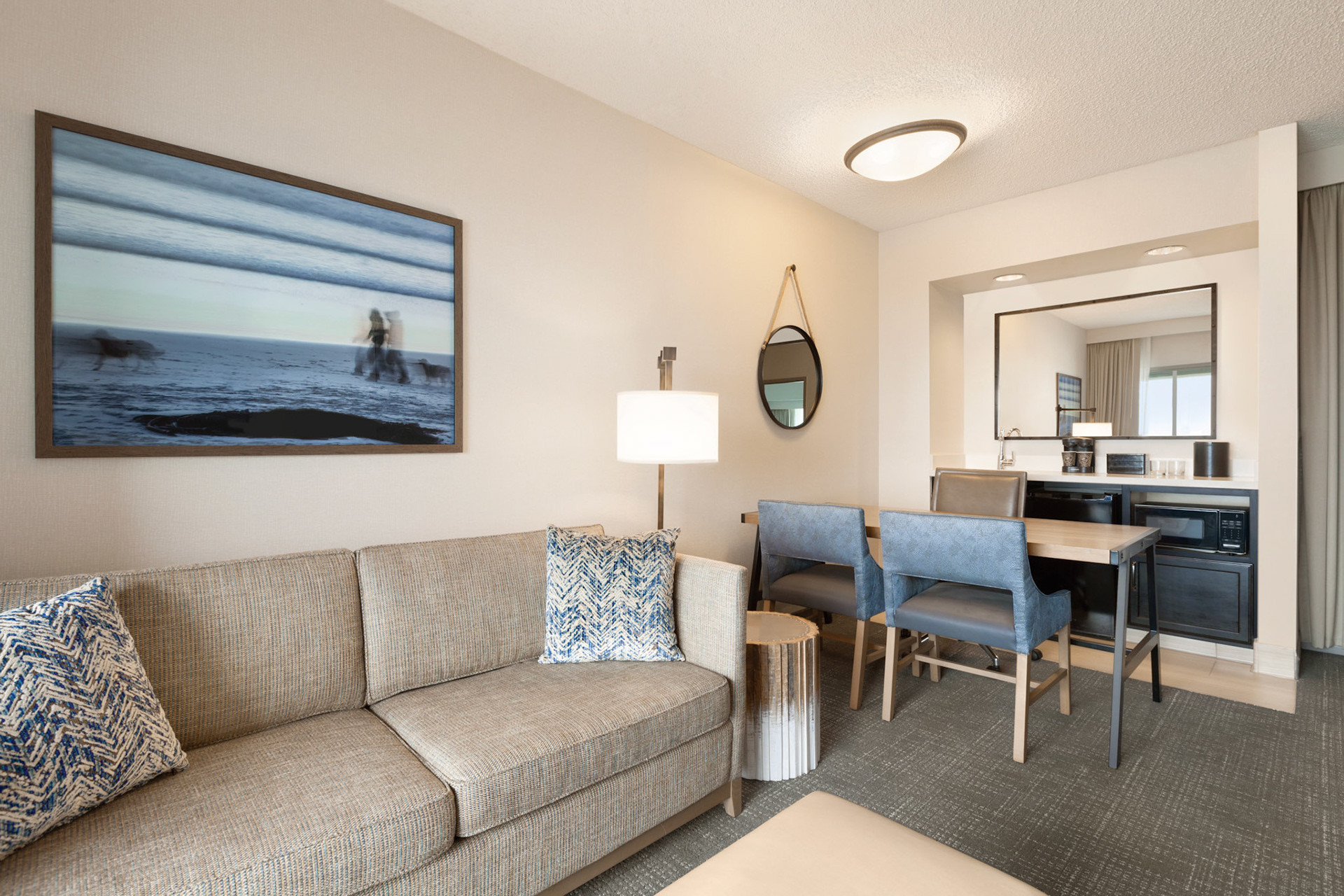 Embassy Suites - Suite Living Room