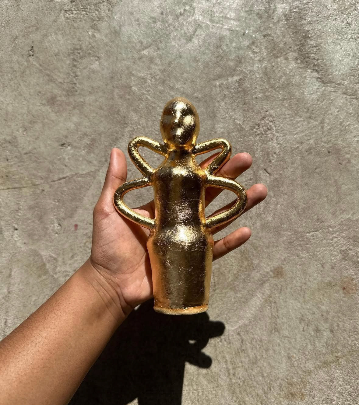 Golden Child 01, (2023) 5 x 2,5 x 7 in. Ceramics