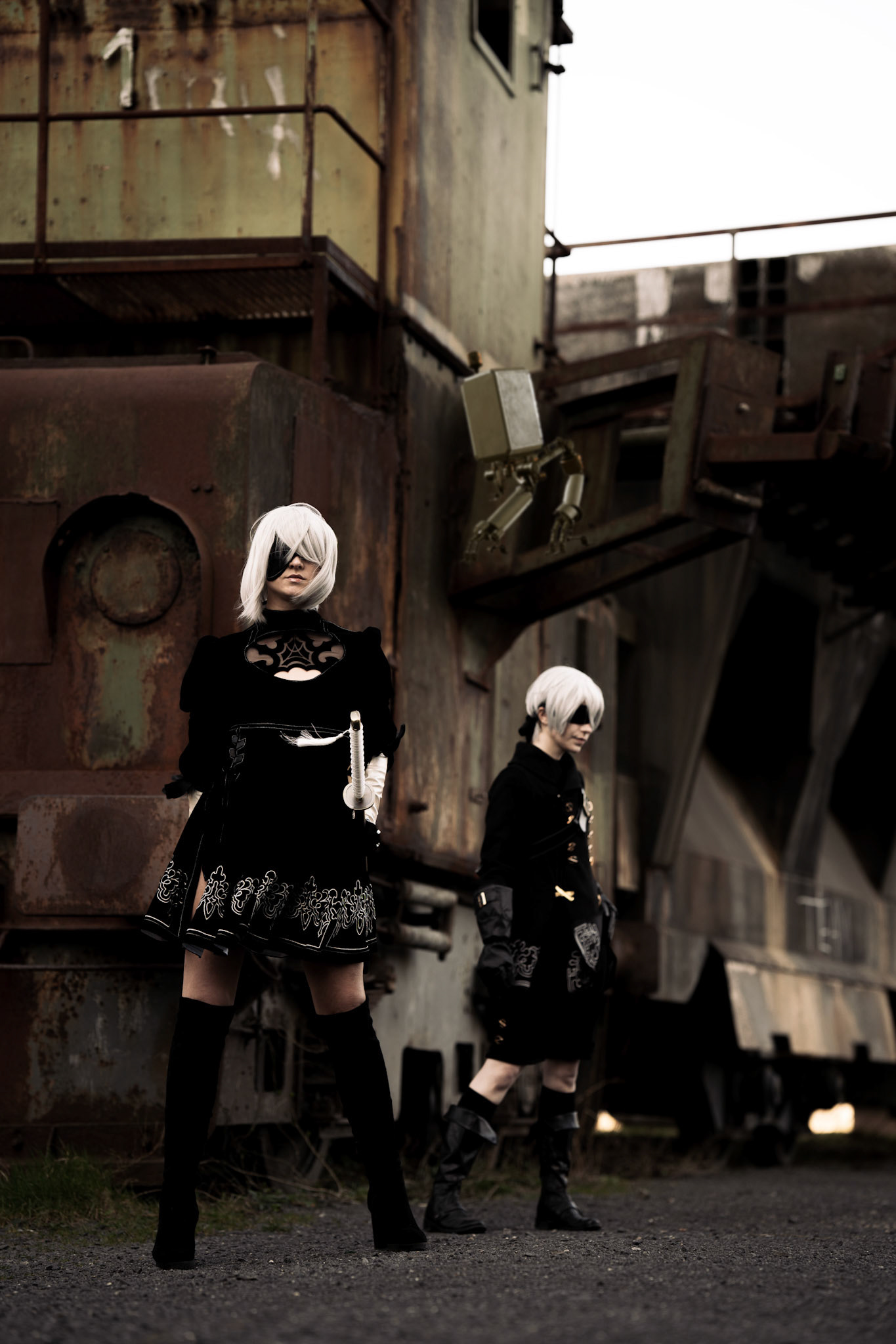 YoRHa No.2 Type B (@galaxy_bae_) & YoRHa No.9 Type S (cosplay_prince_)