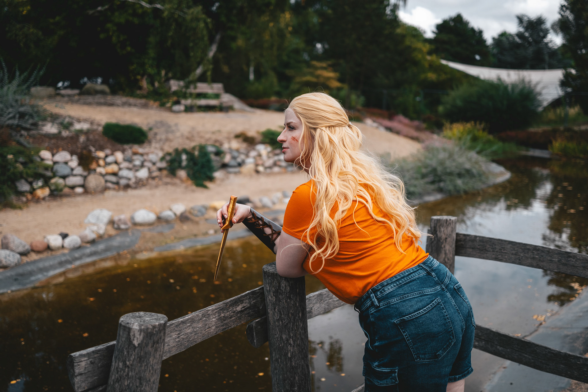 Annabeth (@elmo_cos)