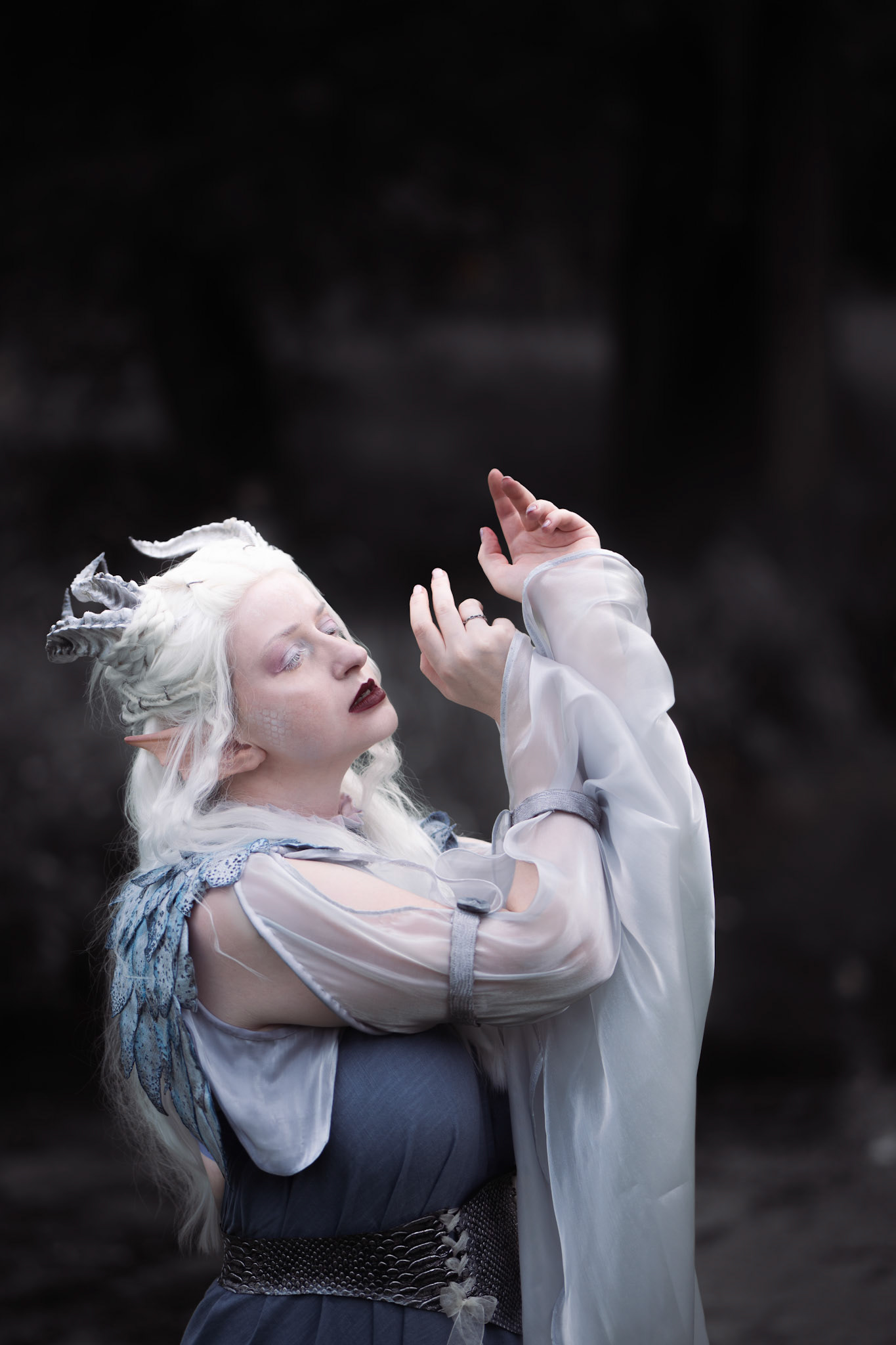 Dragon gods (@elmo_cos)