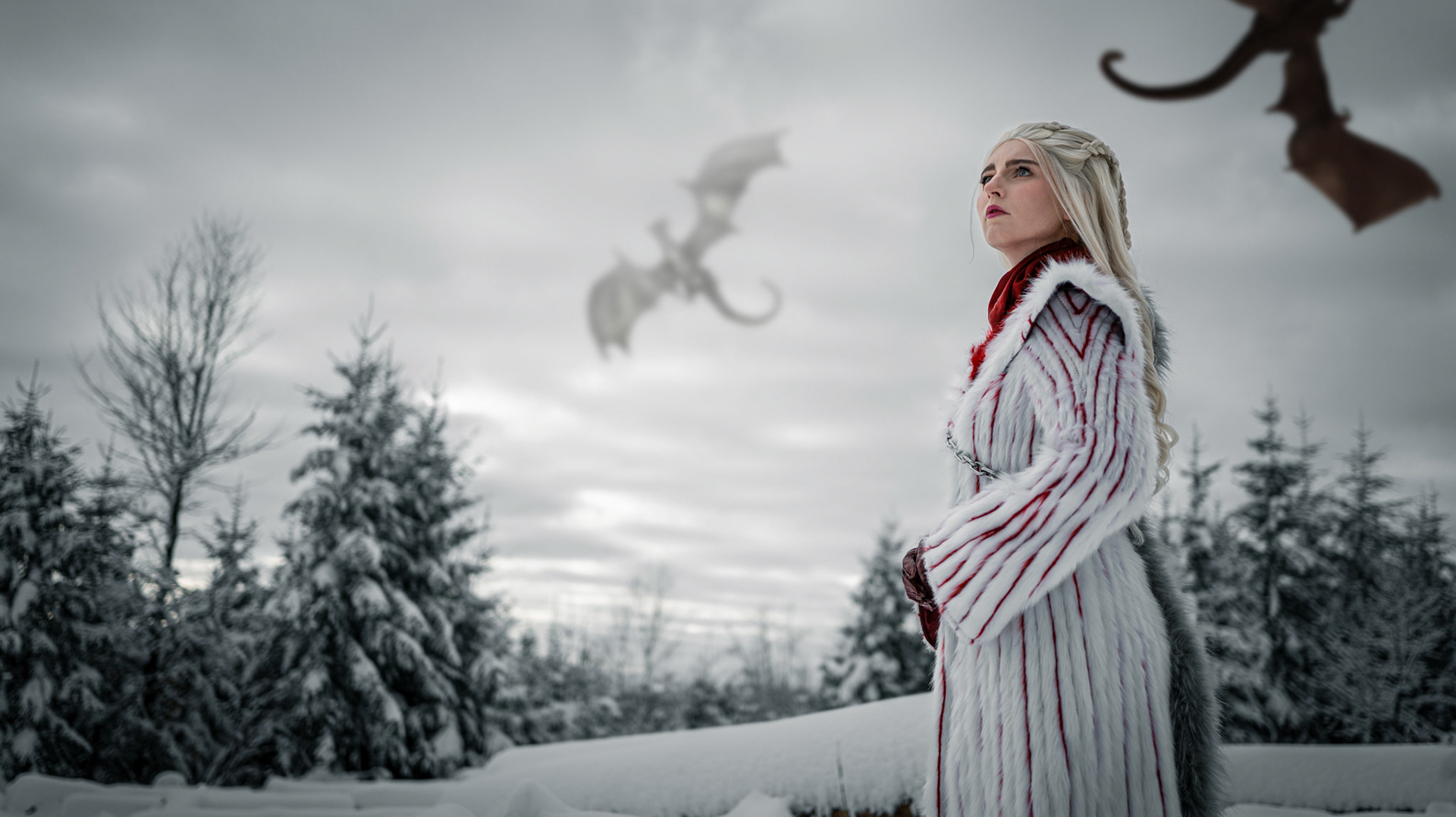 Daenerys Targaryen (@sweet_summer_cosplay)