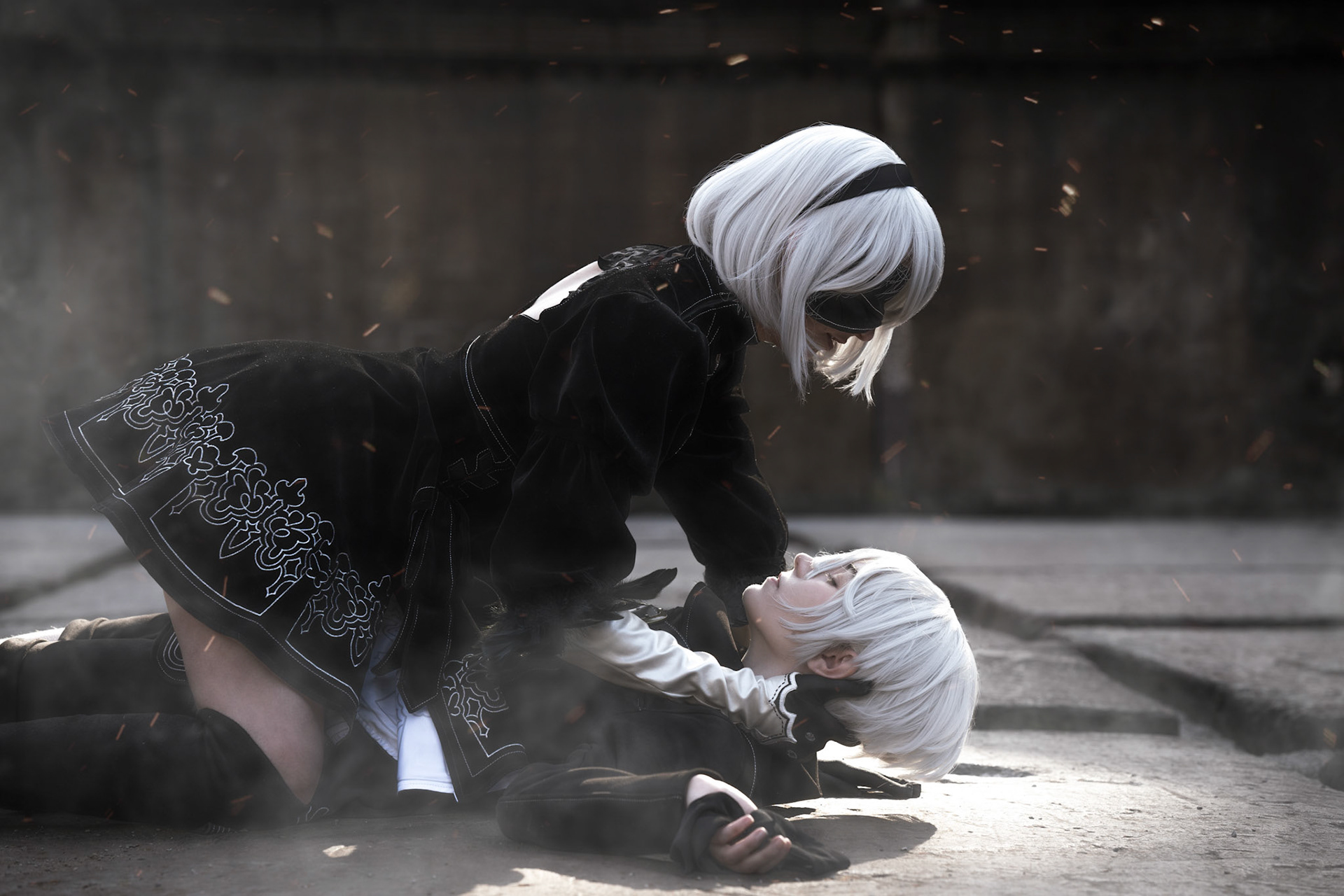 YoRHa No.2 Type B (@galaxy_bae_) & YoRHa No.9 Type S (cosplay_prince_)