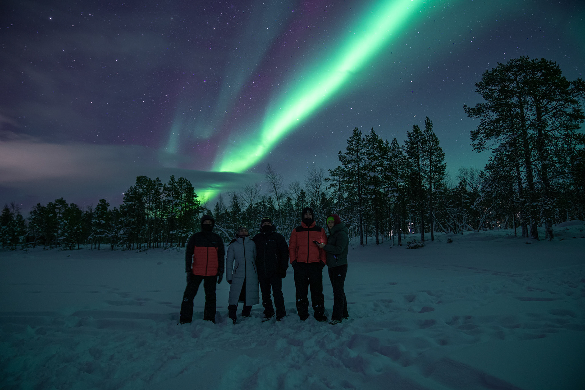 Mark (@markherpich) Feli (@feee.li) Dustin (@kre.du) Alex (@alexbuildlex) Julia (@jvlixi)