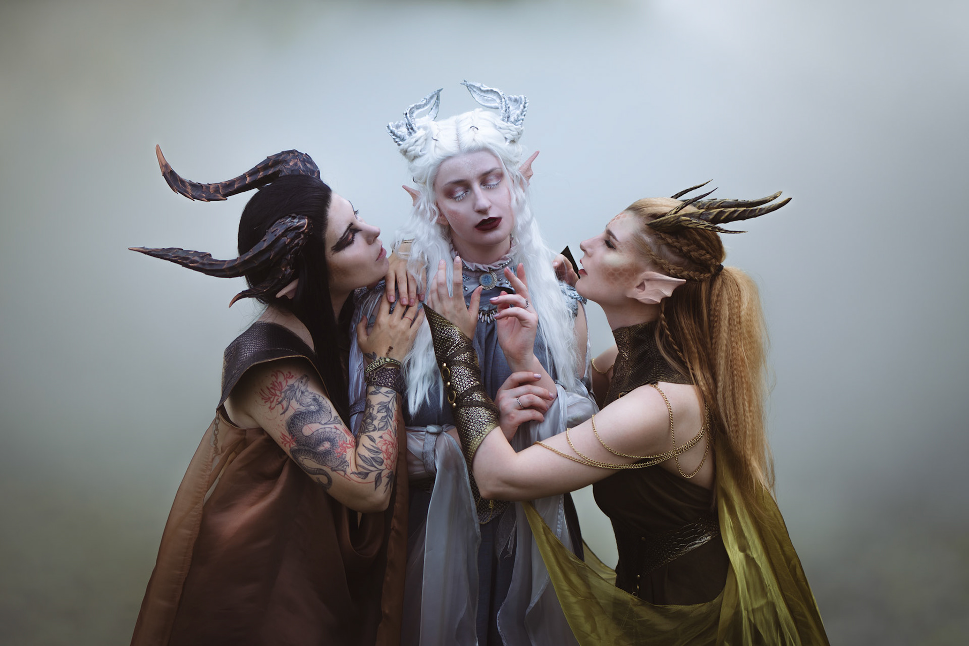 Dragon gods (@jvlixi_cos, @elmo_cos, @sweet_summer_cosplay)