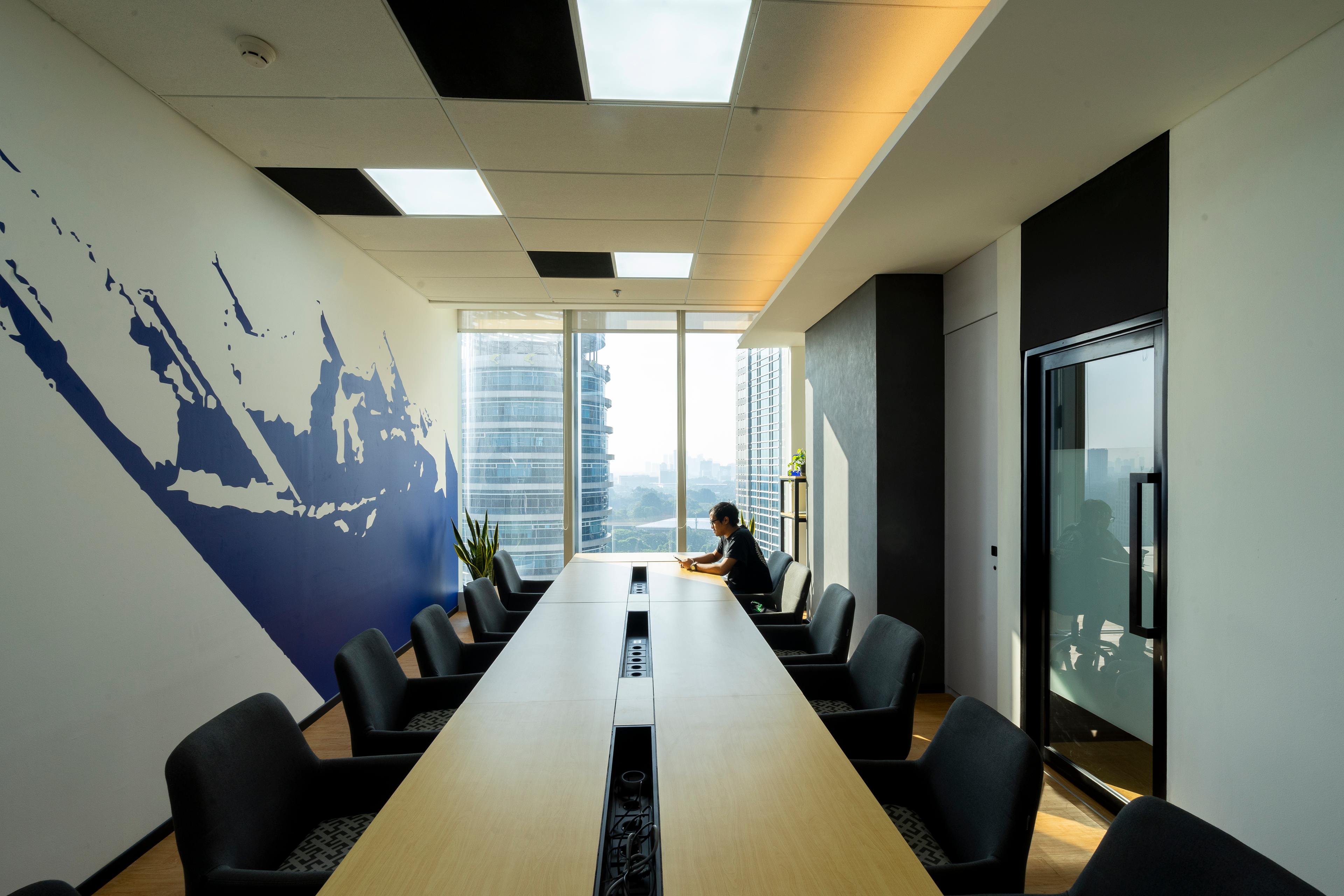 Area Meeting WPD Indonesia Energy Desain Renovasi Interior Studio Slenpan