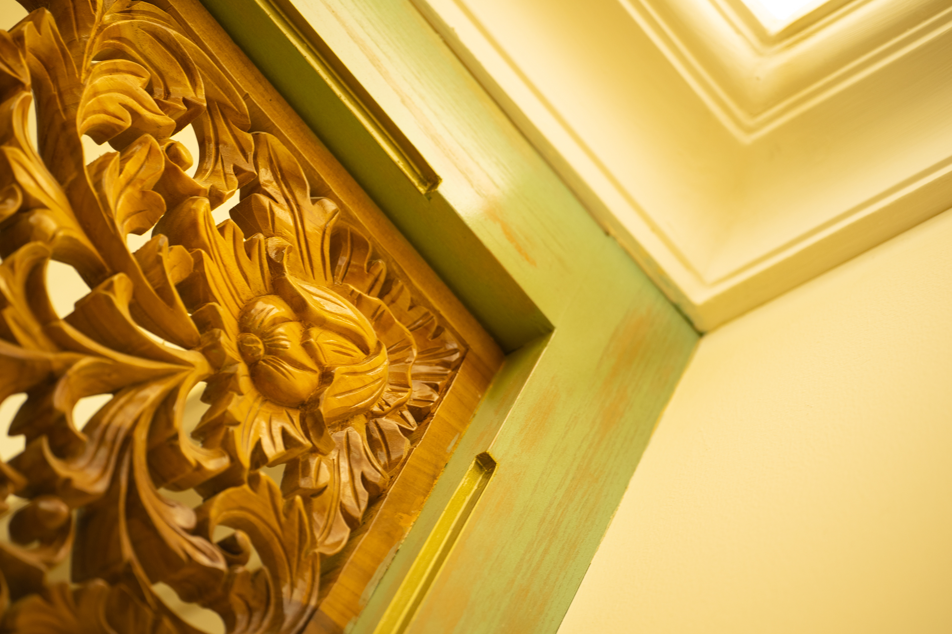 Detail Ukiran House of Mustika Ratu Cianjur Desain Renovasi Interior Studio Slenpan
