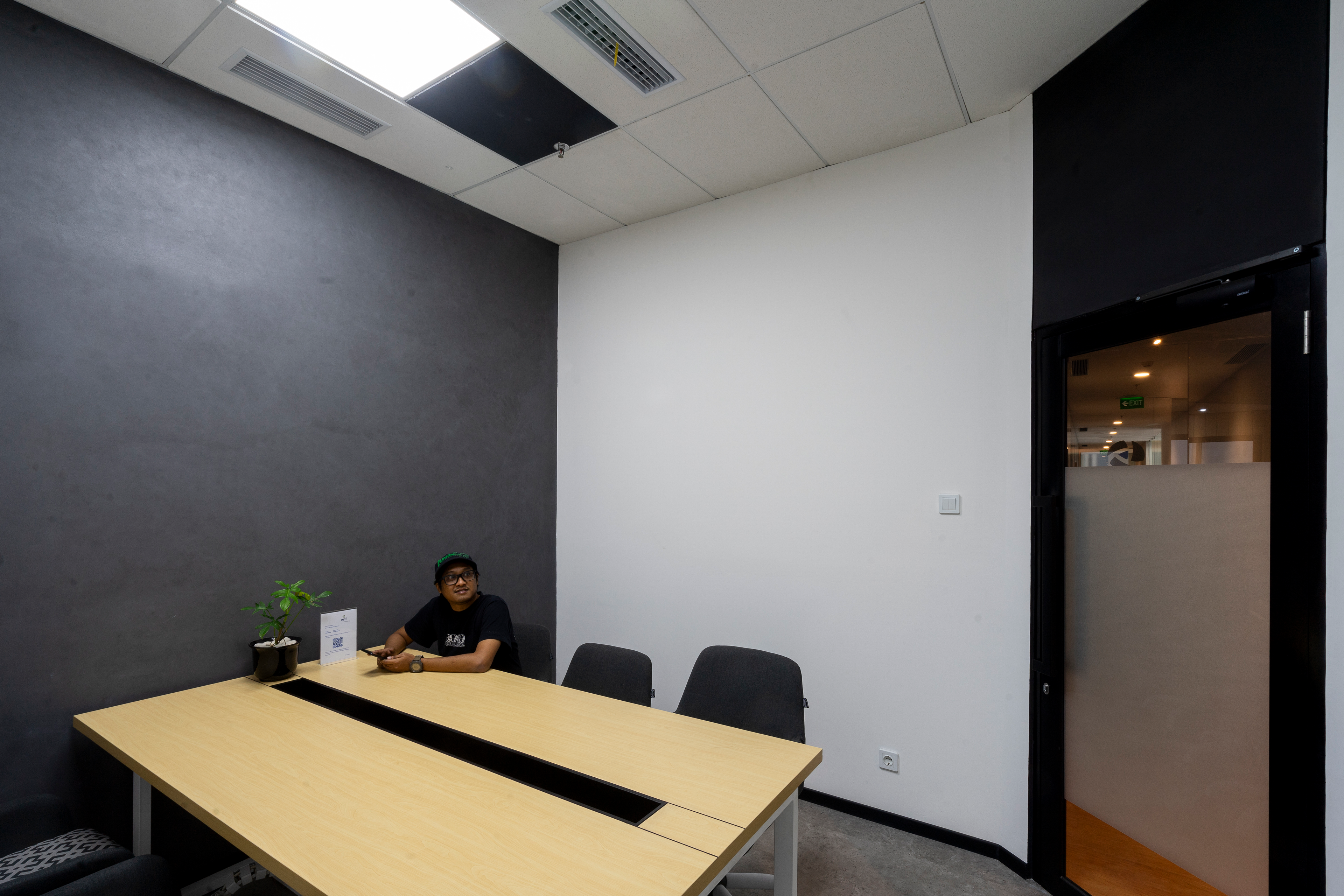 Area Meeting WPD Indonesia Energy Desain Renovasi Interior Studio Slenpan