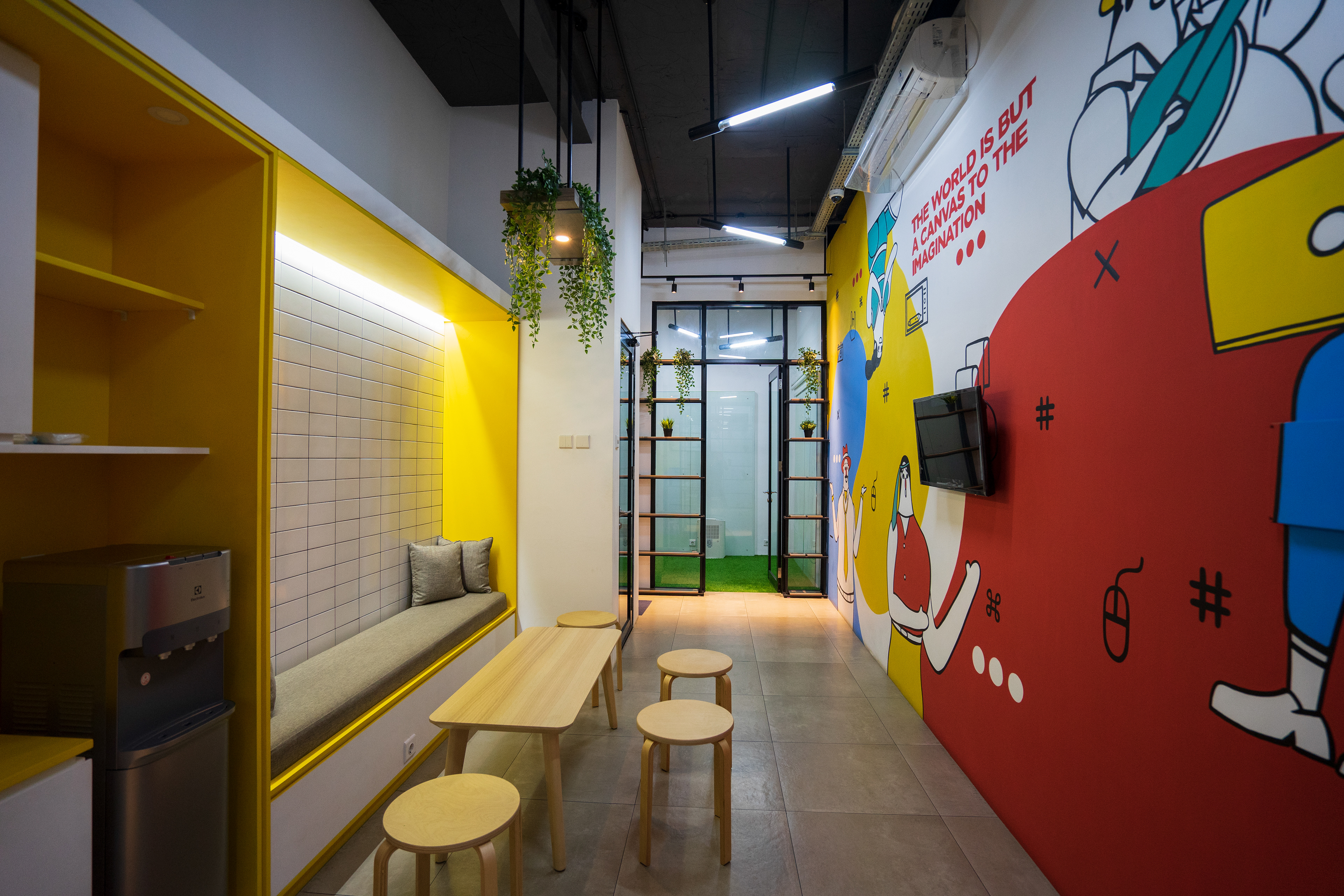 Area Kerja Santai Renovasi Kantor OMEOO Desain Renovasi Interior Studio Slenpan