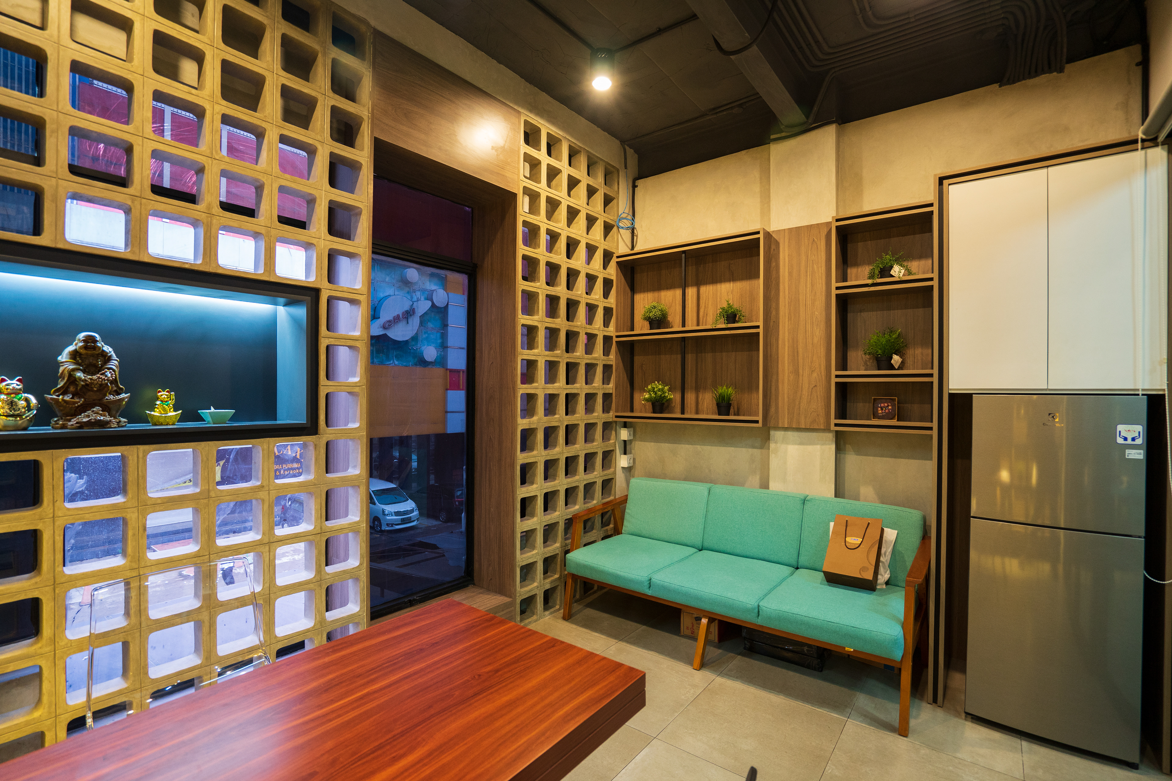 Ruang CEO Renovasi Kantor OMEOO Desain Renovasi Interior Studio Slenpan