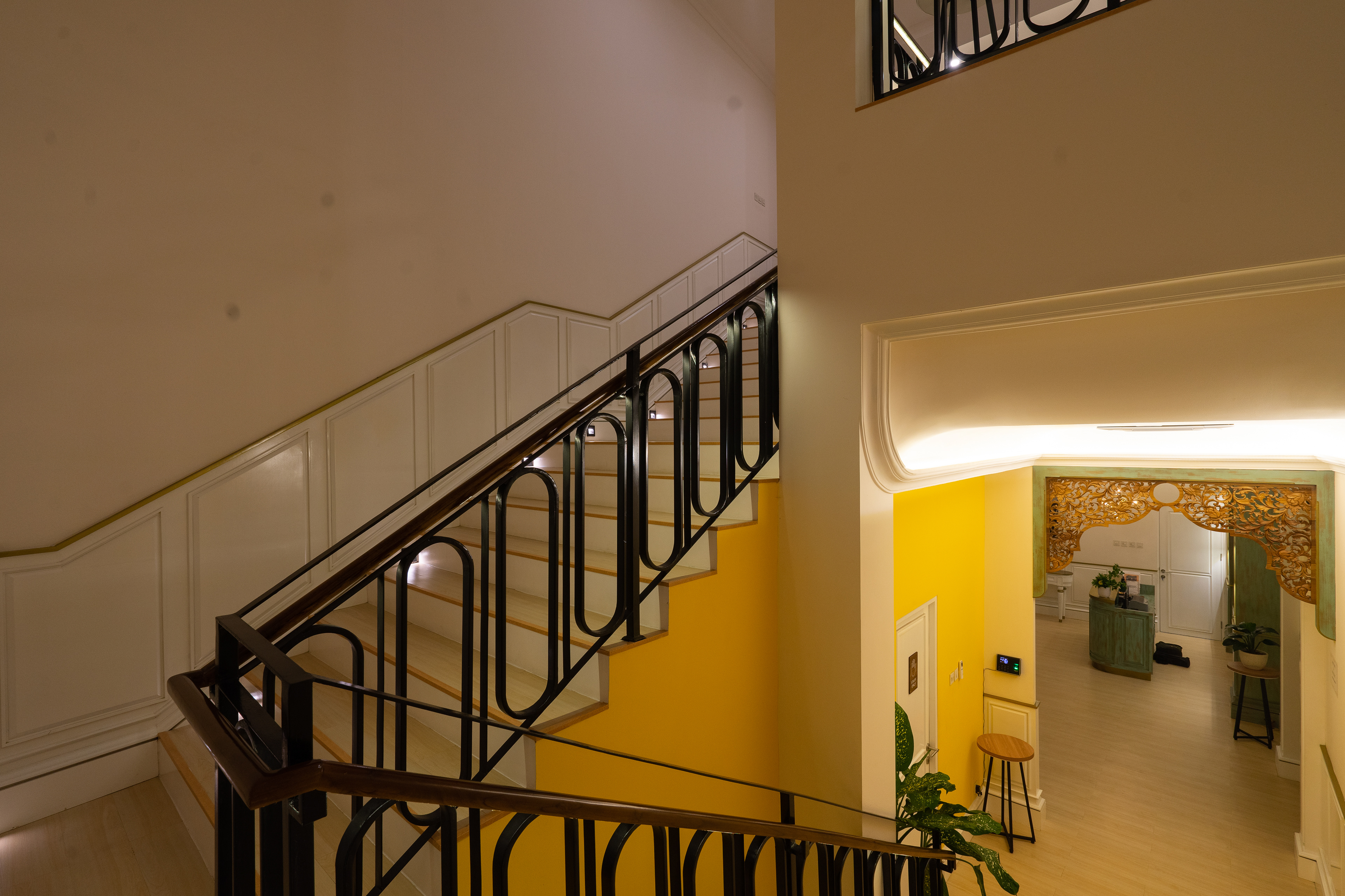 Area Tangga House of Mustika Ratu Cianjur Desain Renovasi Interior Studio Slenpan