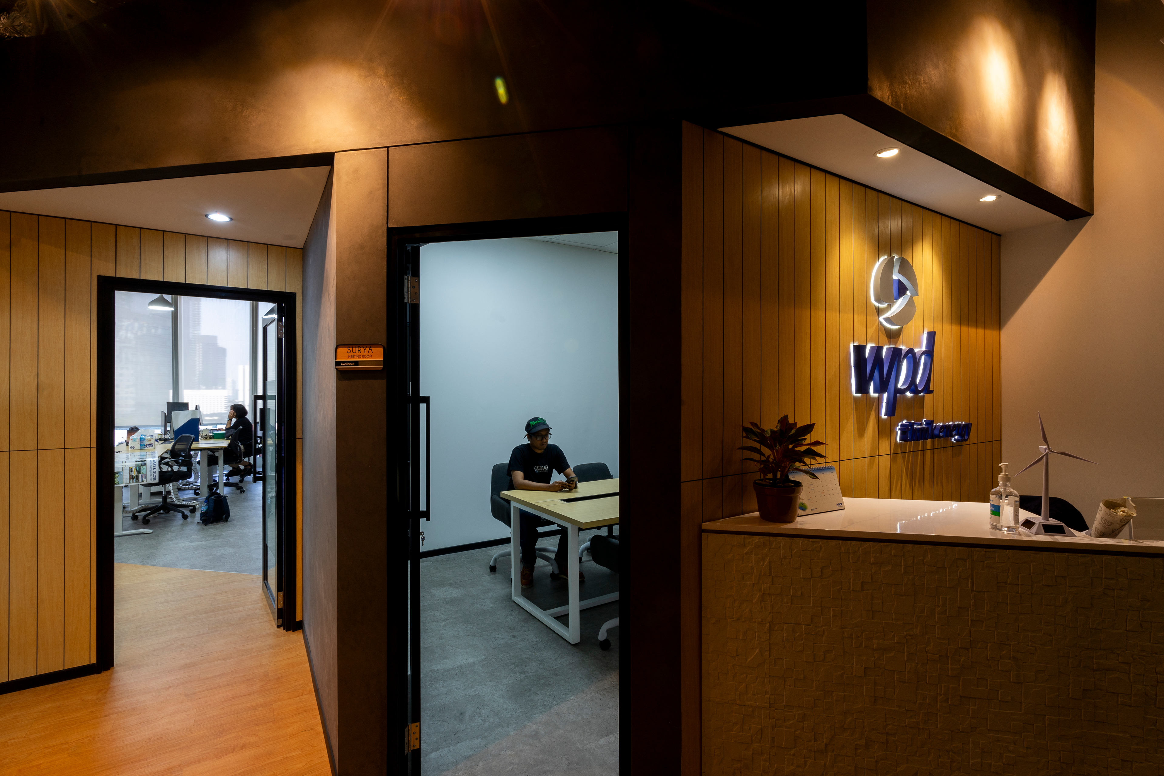 Area Reception WPD Indonesia Energy Desain Renovasi Interior Studio Slenpan
