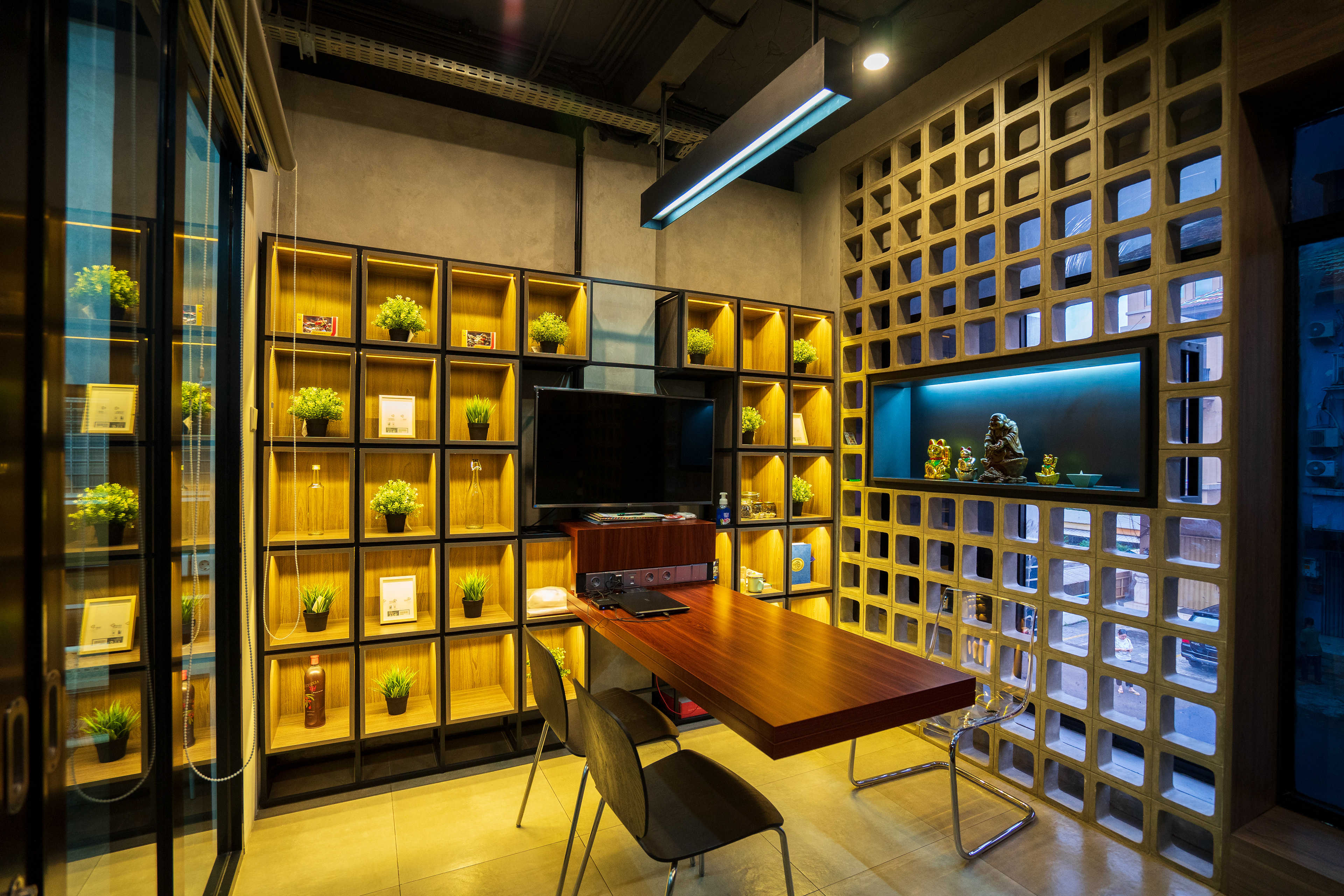 Ruang CEO Renovasi Kantor OMEOO Desain Renovasi Interior Studio Slenpan