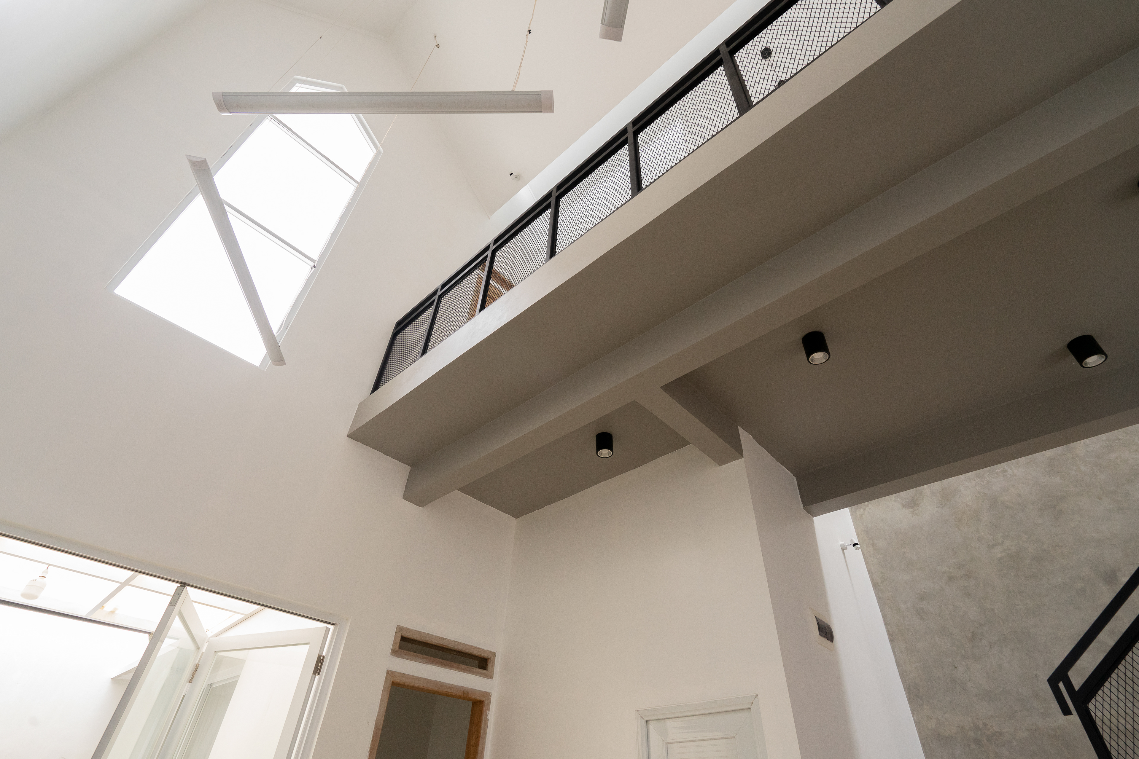 View Ceiling Arsitektur Rumah HK oleh Studio Slenpan
