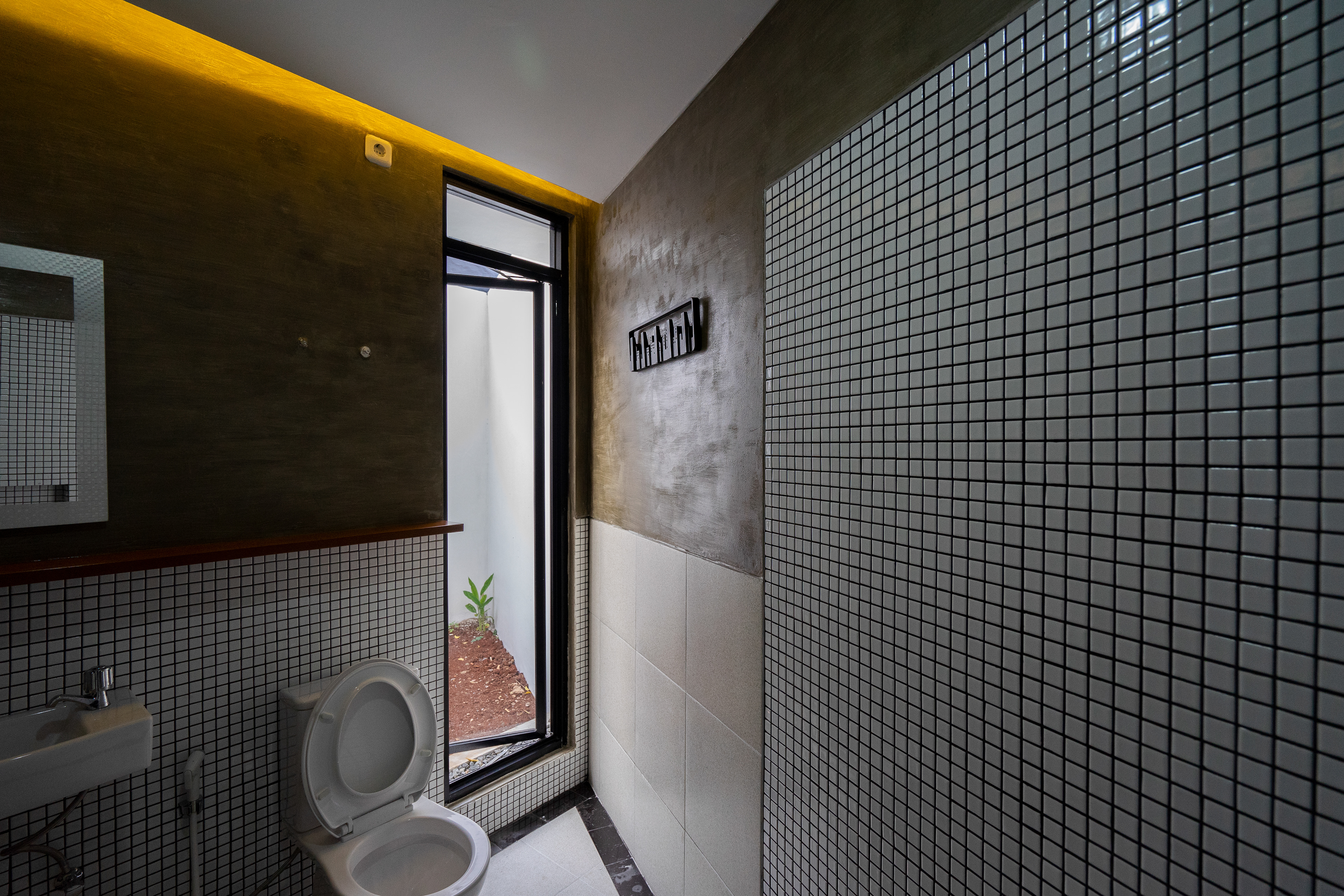 Kamar Mandi Desain Rumah Modern Kontemporer Arsitektur Rumah DAoleh Studio Slenpan