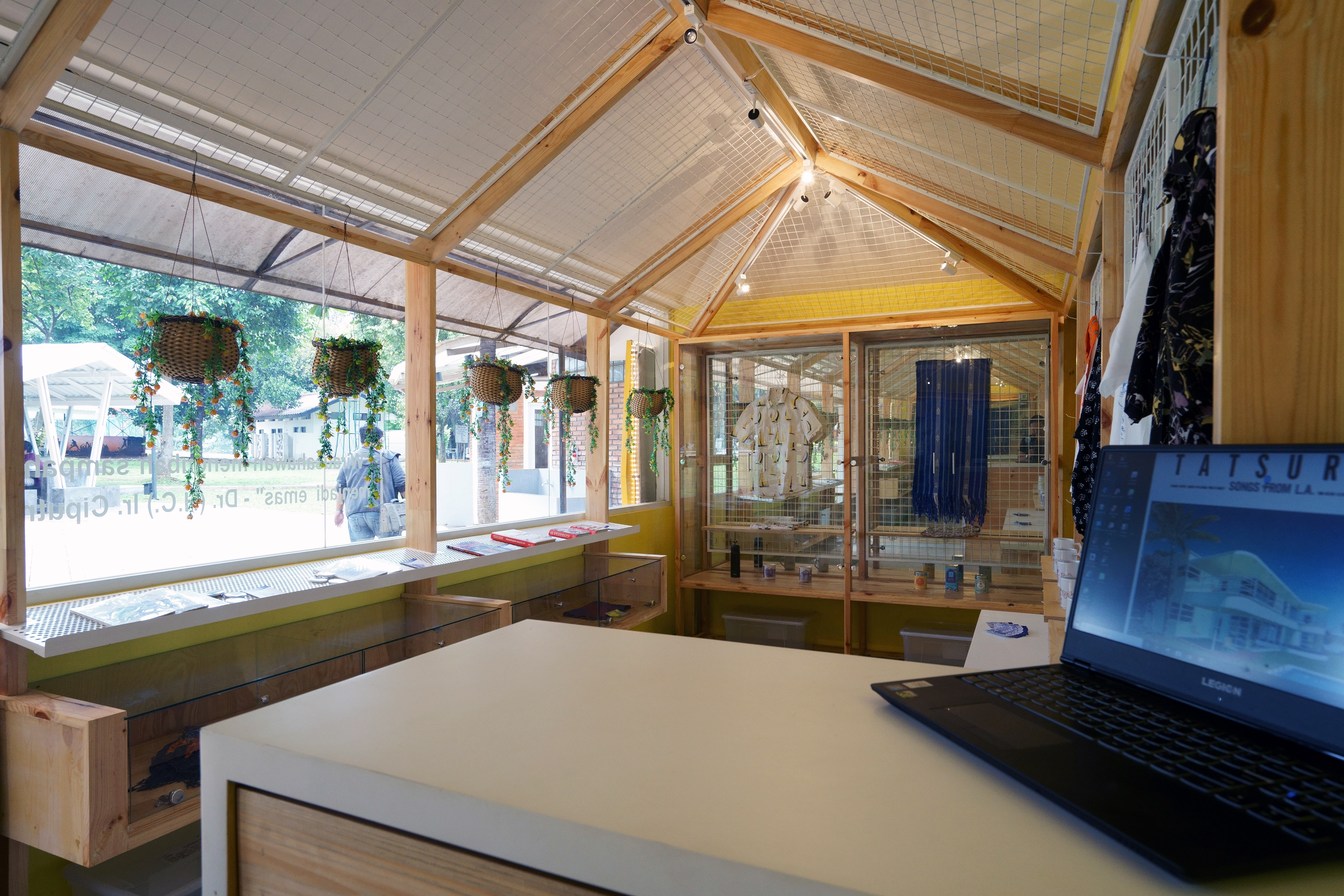 Renovasi Interior Warung Bisnis Fakultas Ilmu Pengetahuan Budaya Universitas Indonesia oleh Studio Slenpan