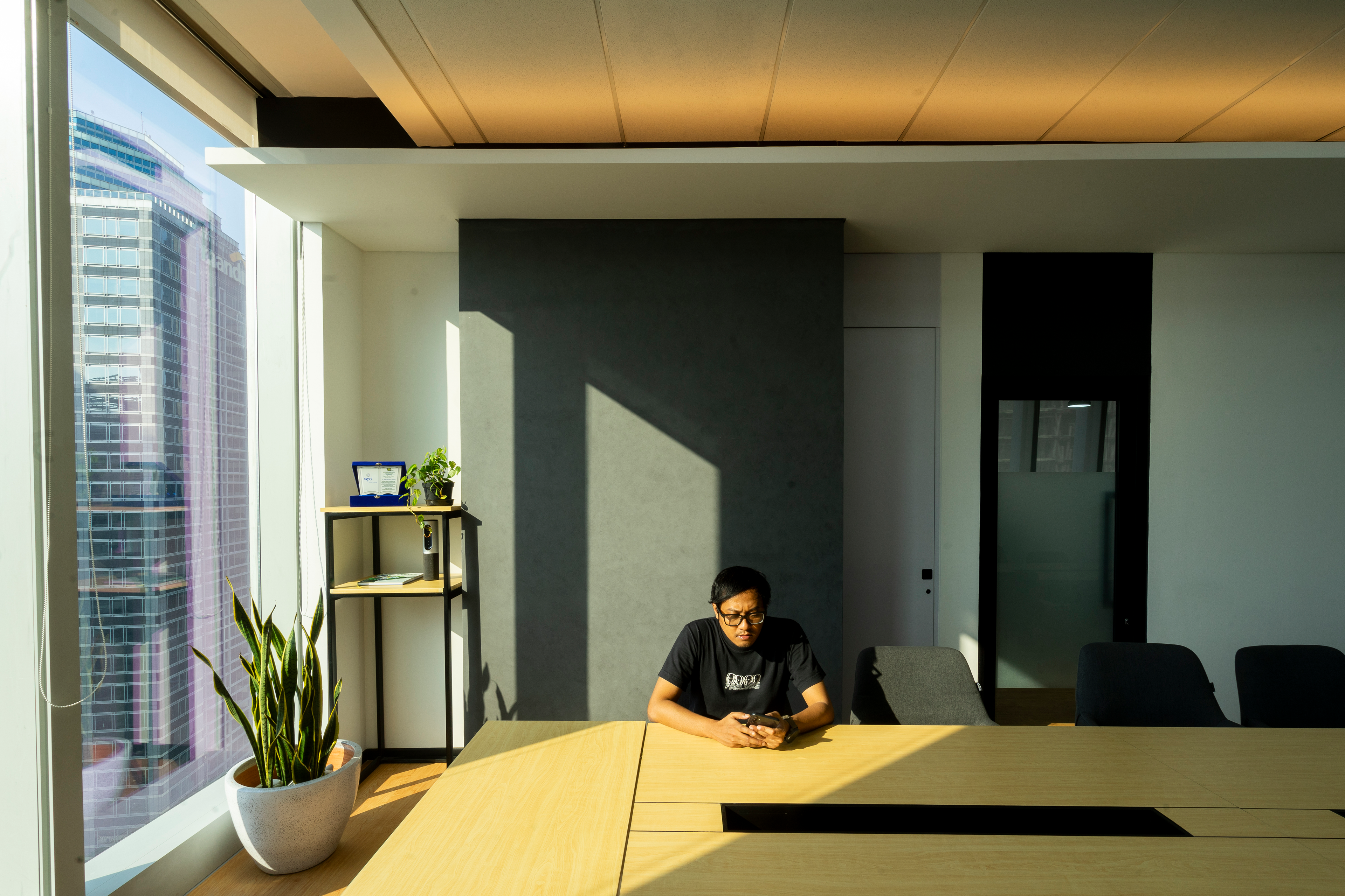 Area Meeting WPD Indonesia Energy Desain Renovasi Interior Studio Slenpan