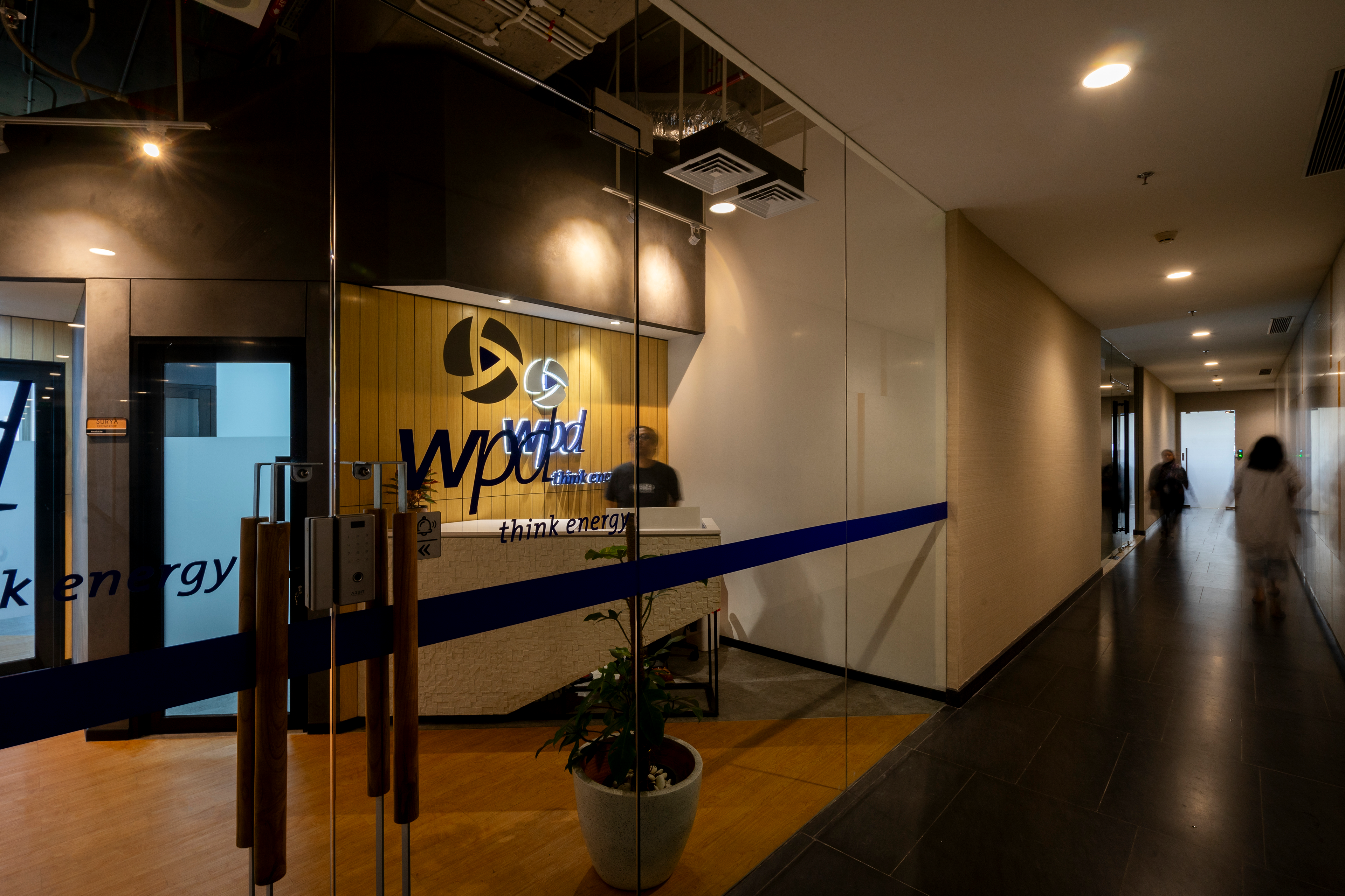 Area Reception WPD Indonesia Energy Desain Renovasi Interior Studio Slenpan