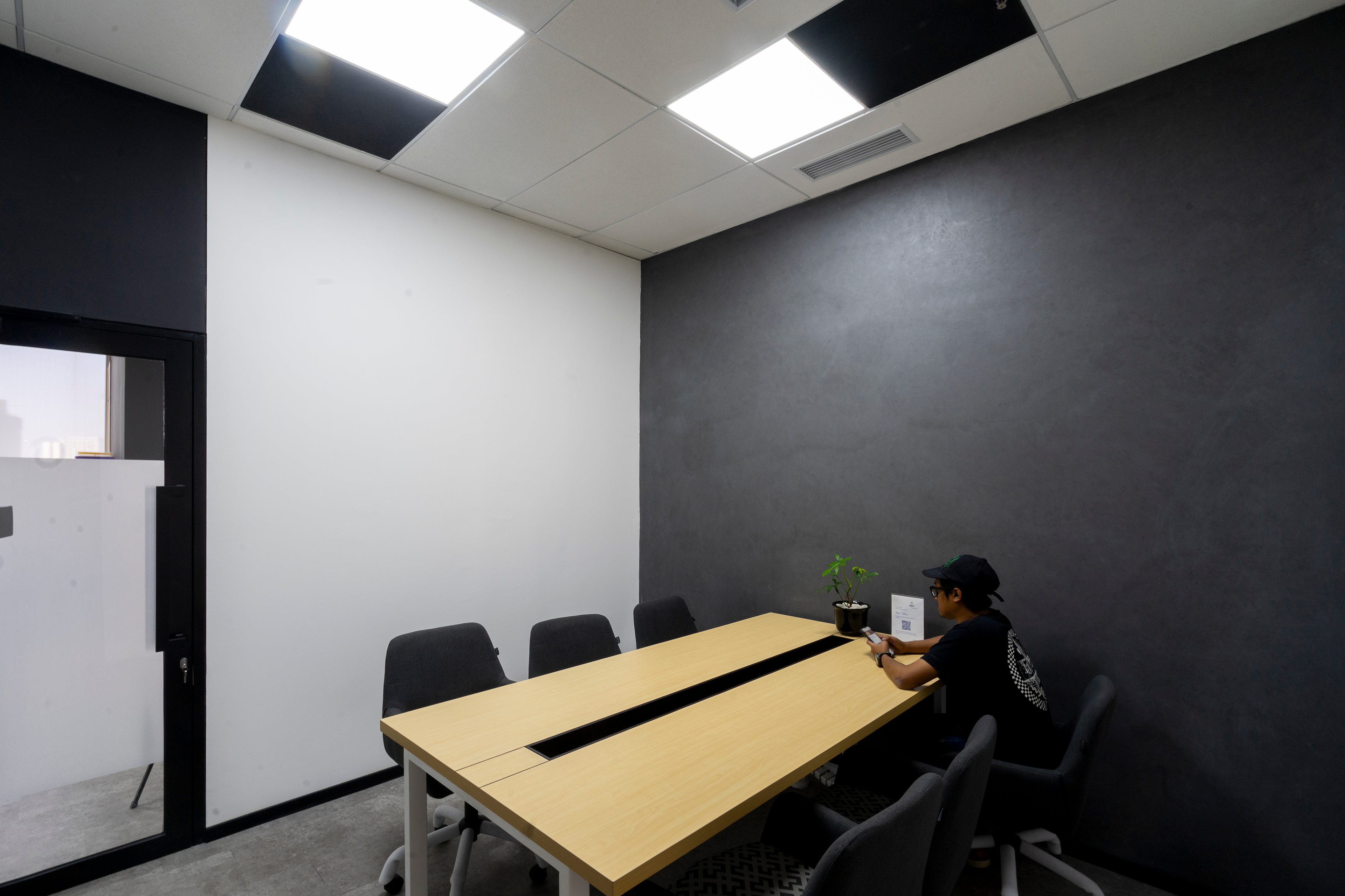 Area Meeting WPD Indonesia Energy Desain Renovasi Interior Studio Slenpan