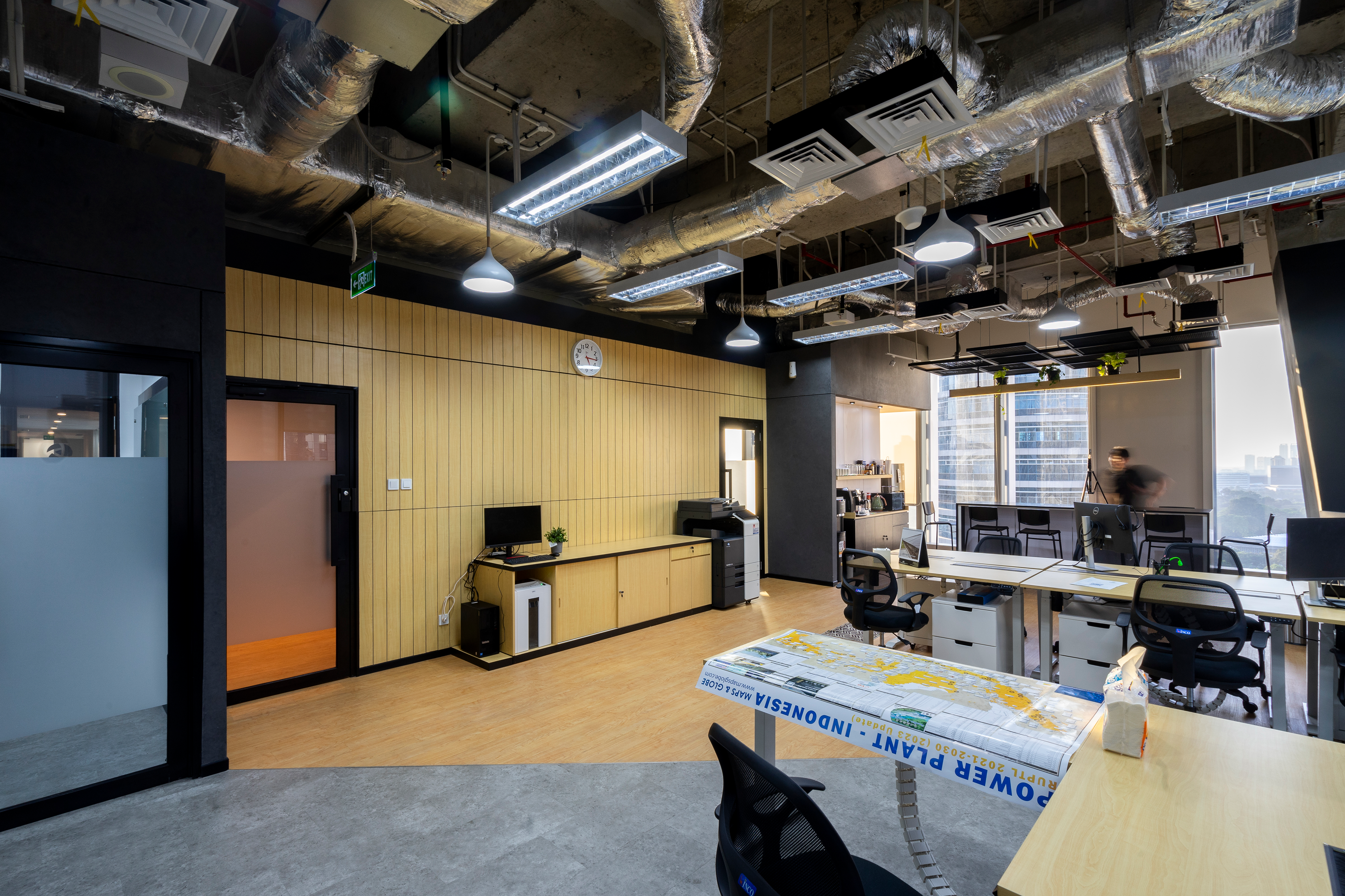 Area Kerja WPD Indonesia Energy Desain Renovasi Interior Studio Slenpan