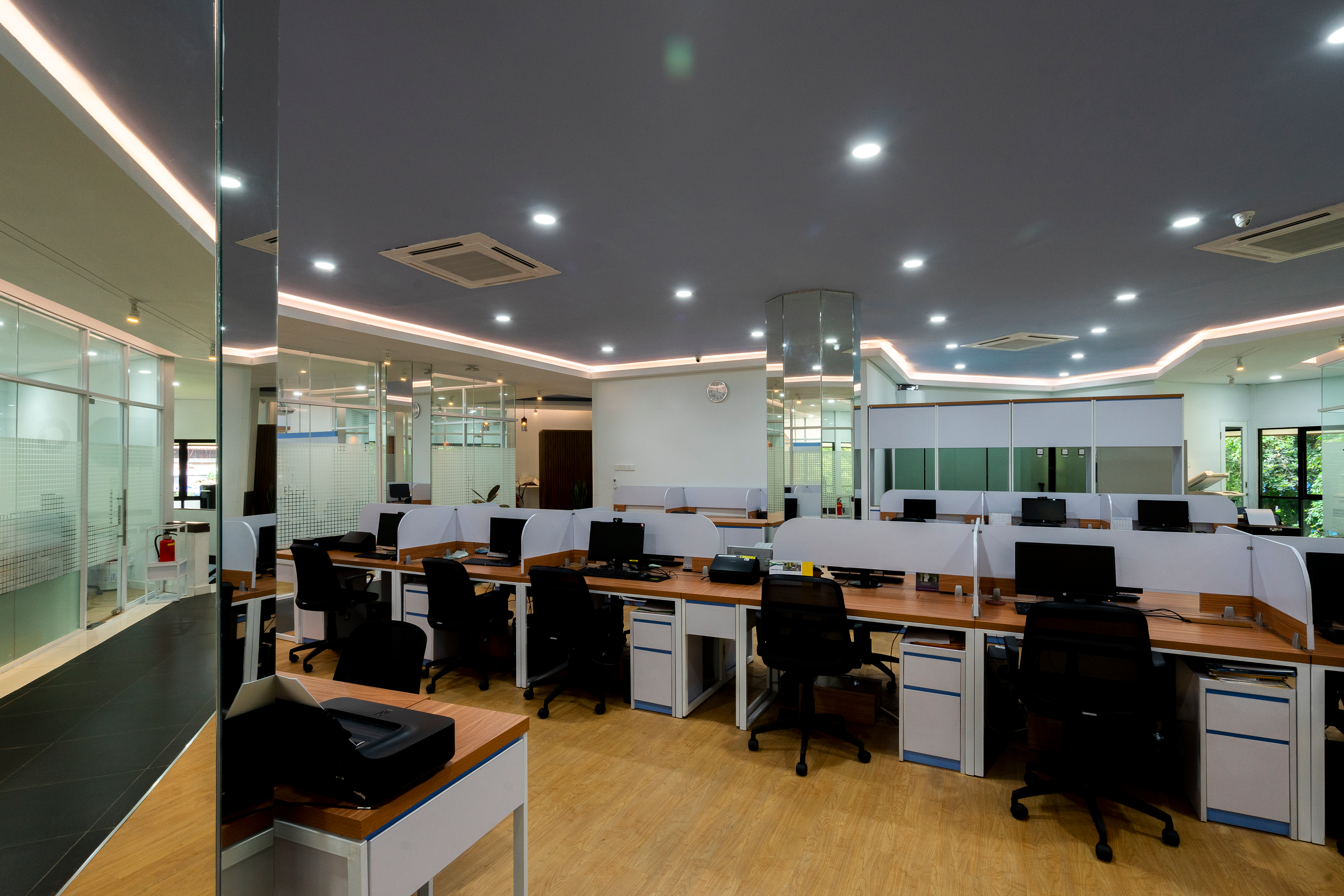 Area Kerja Desain Renovasi Interior Kantor Dekanat Fakultas Psikologi Universitas Indonesia Depok oleh Studio Slenpan