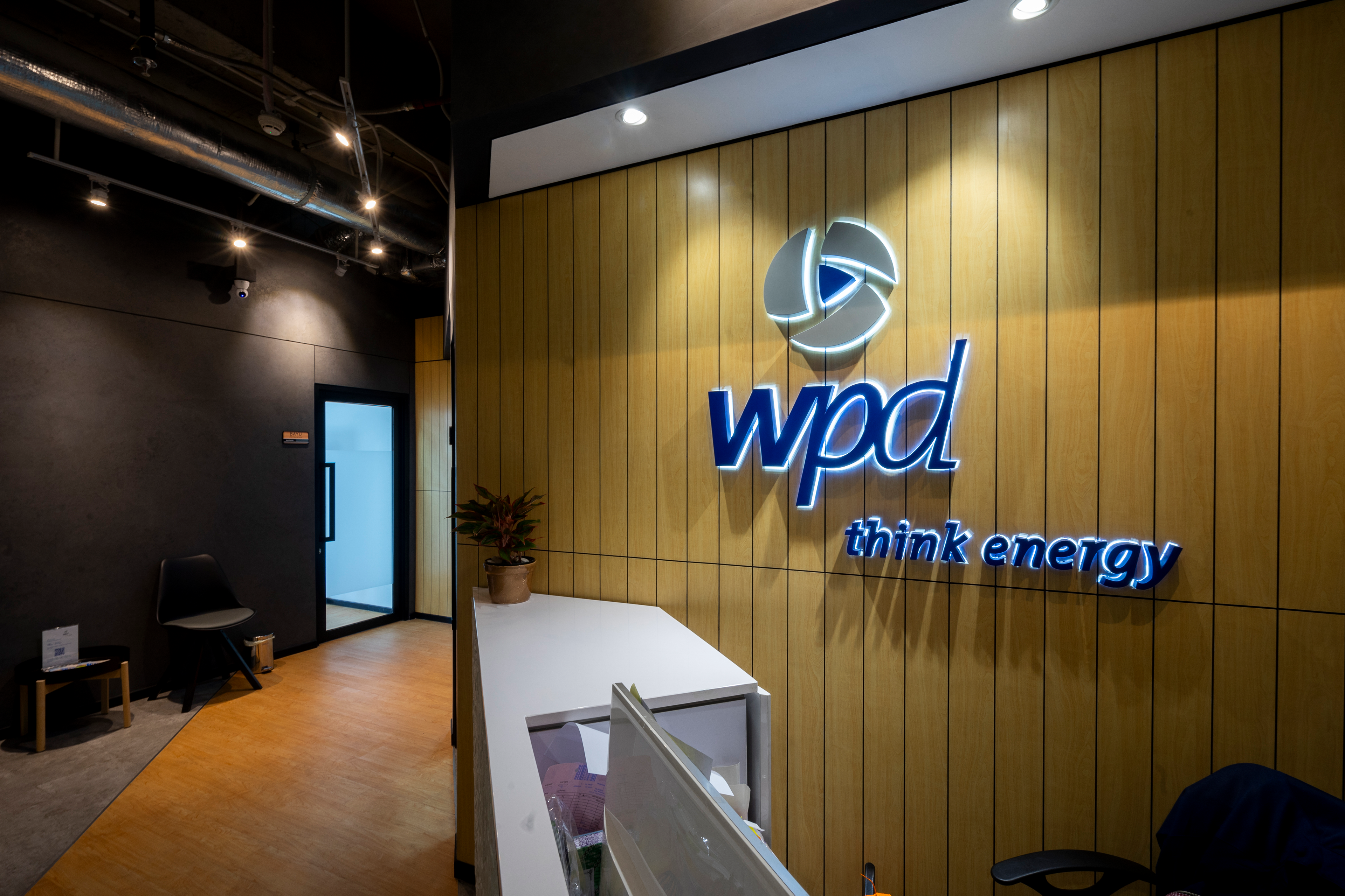 Area Reception WPD Indonesia Energy Desain Renovasi Interior Studio Slenpan